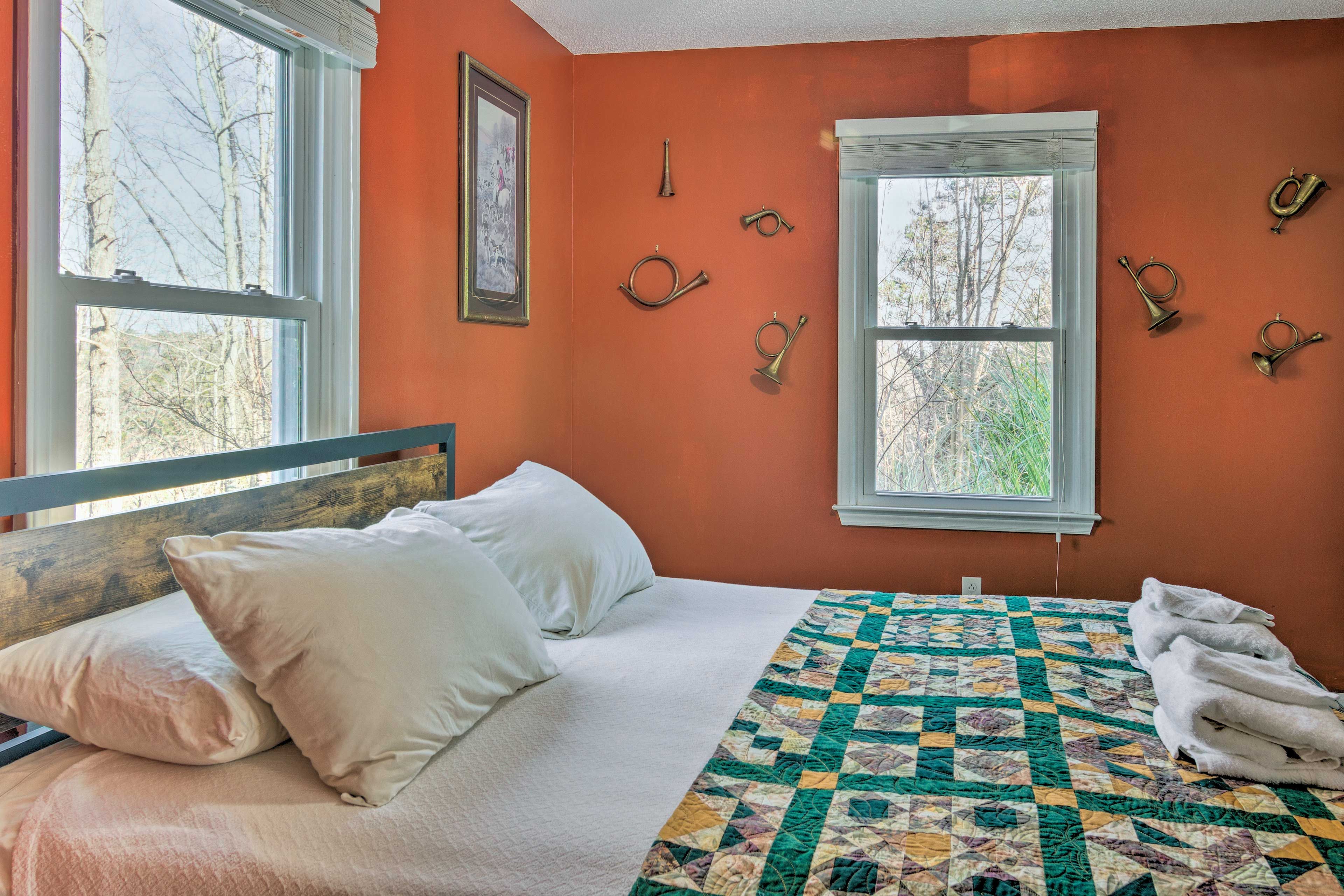 Bedroom 2 | Queen Bed