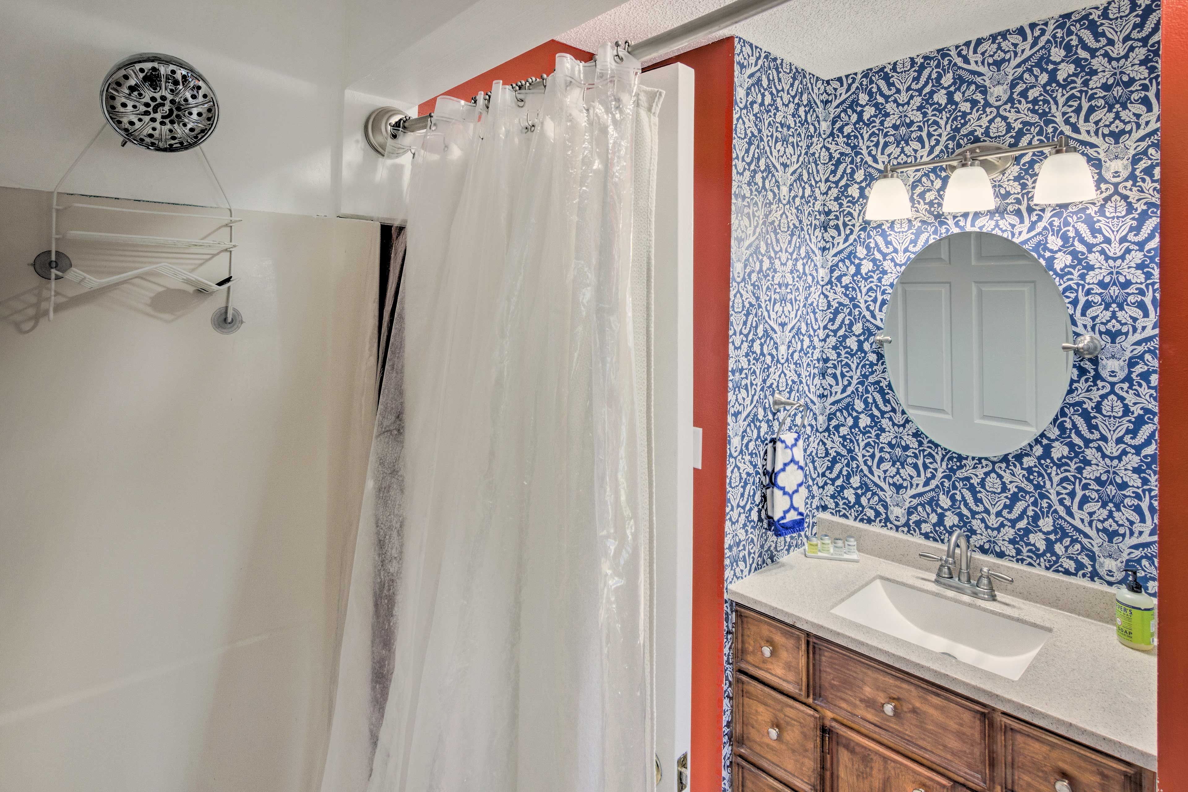 Full Bathroom | Linens & Towels