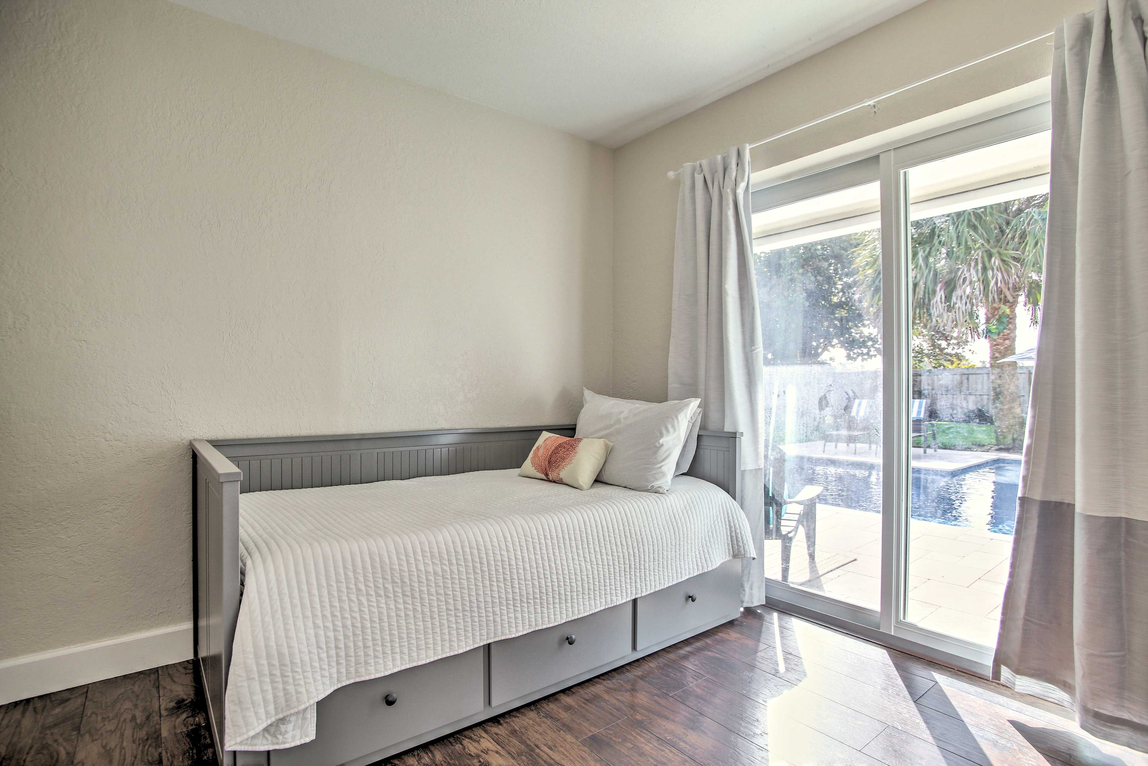 Bedroom 4 | Twin Bed | Twin Trundle