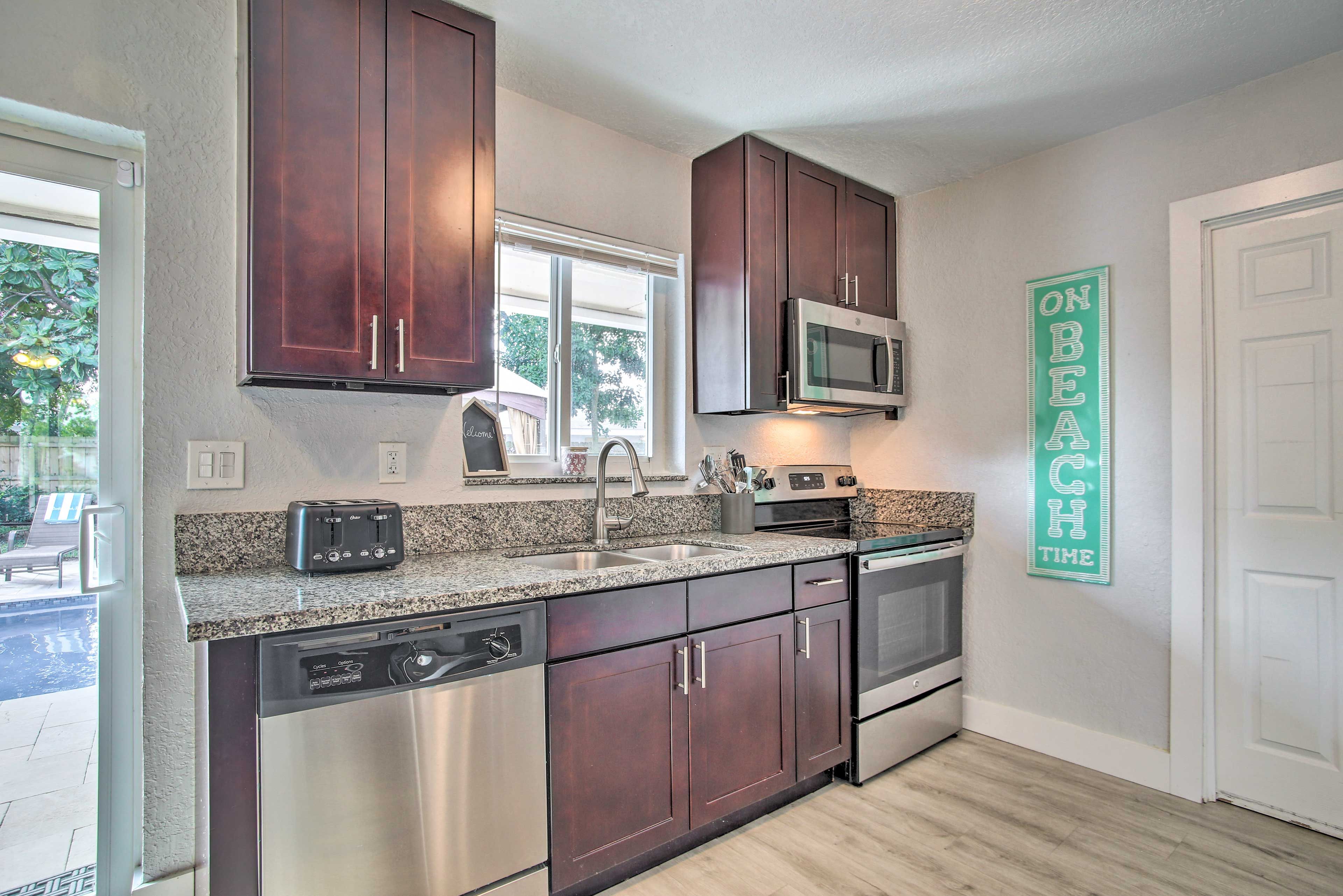 Kitchen | Fully Equipped