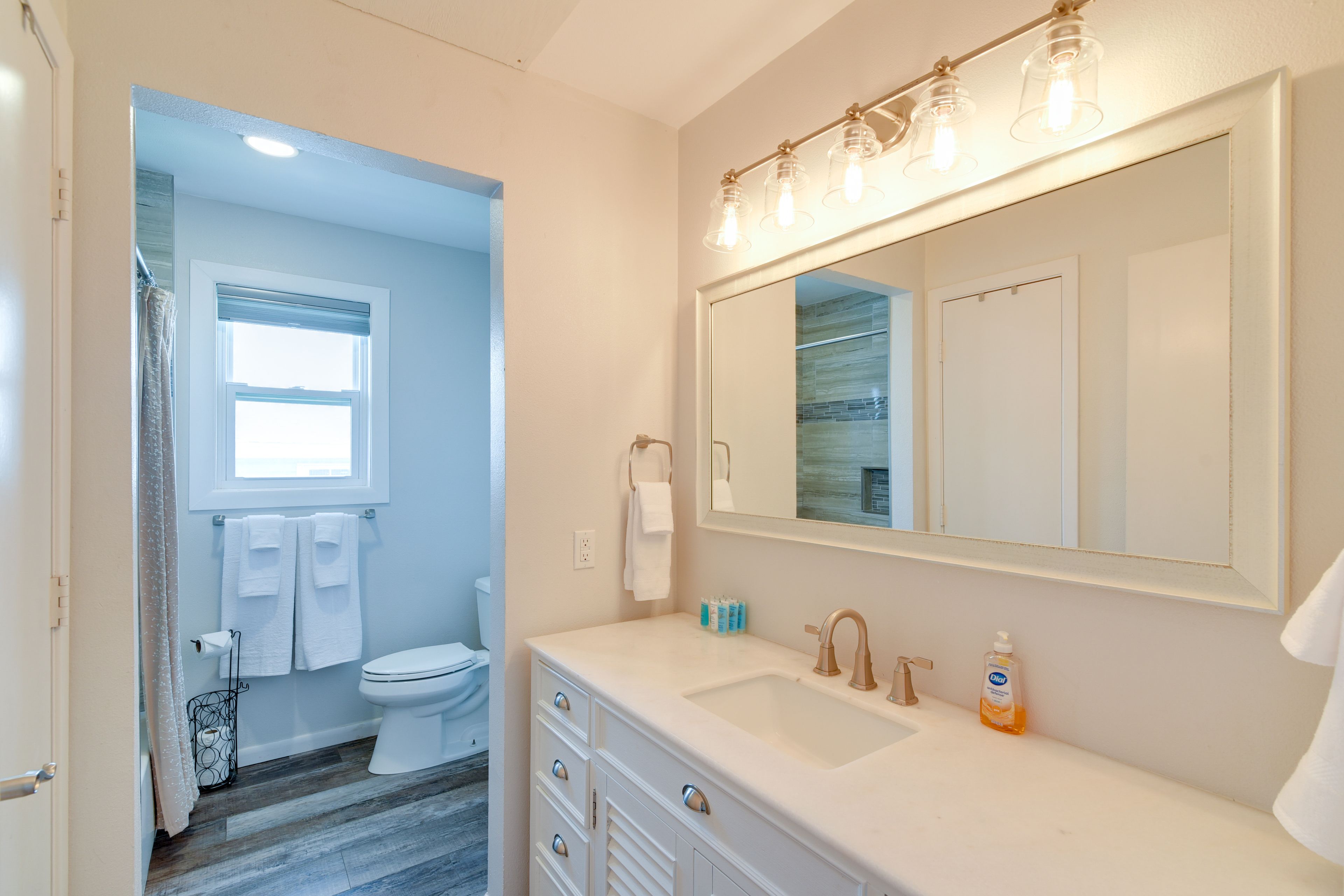 Full Bathroom