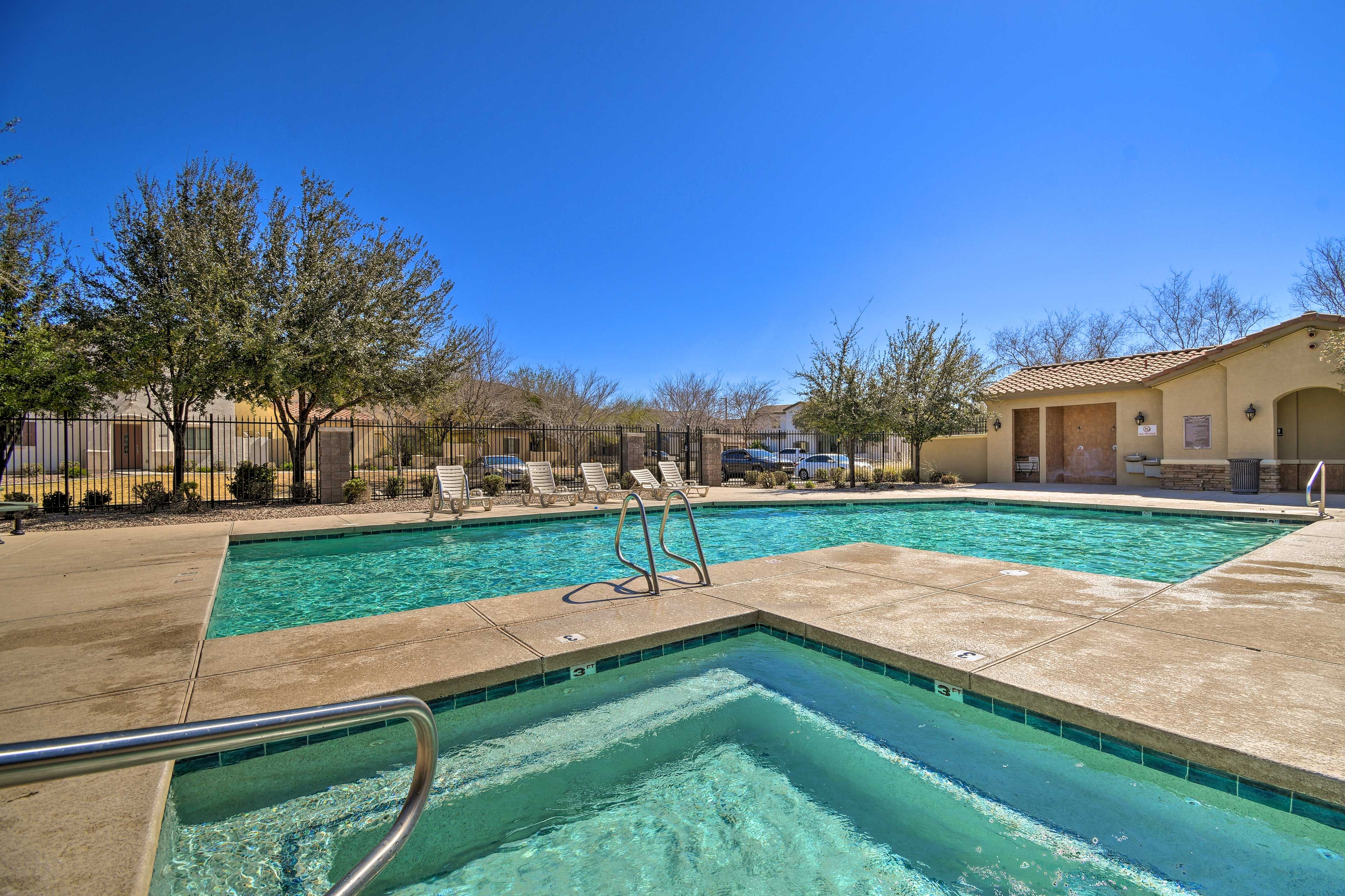 Community Pool & Hot Tub