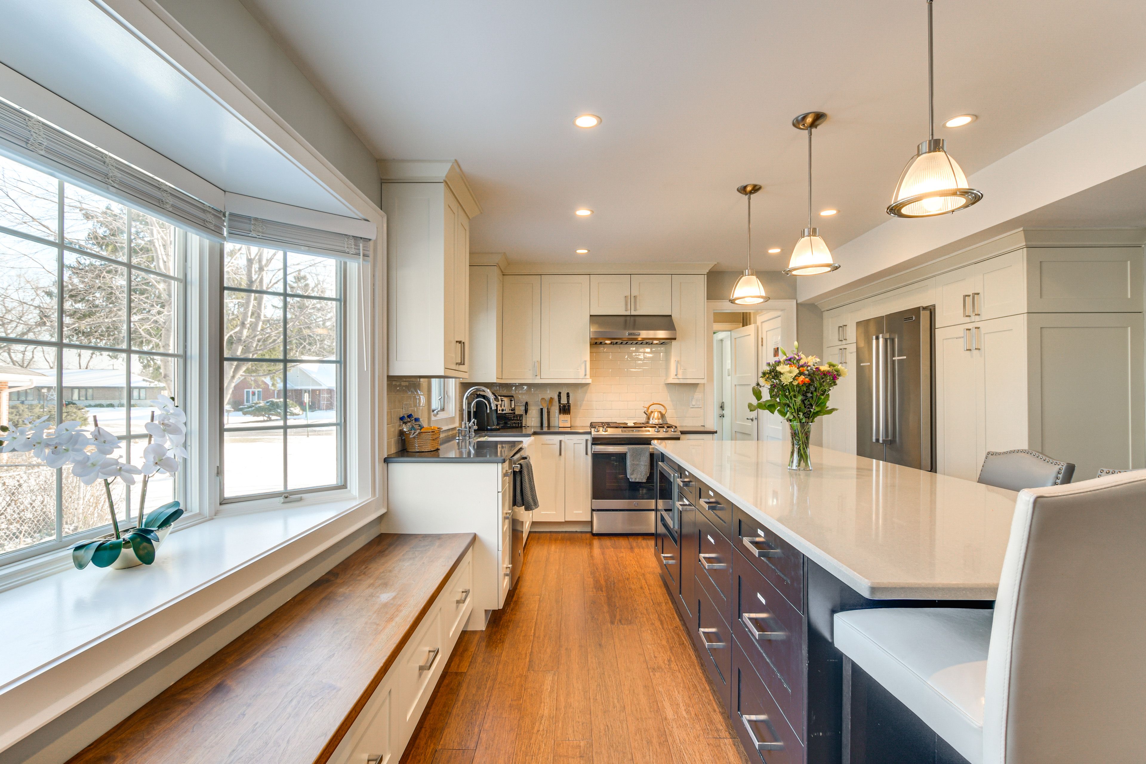 Kitchen | Fully Equipped | Cooking Basics | Dishware & Flatware | Toaster