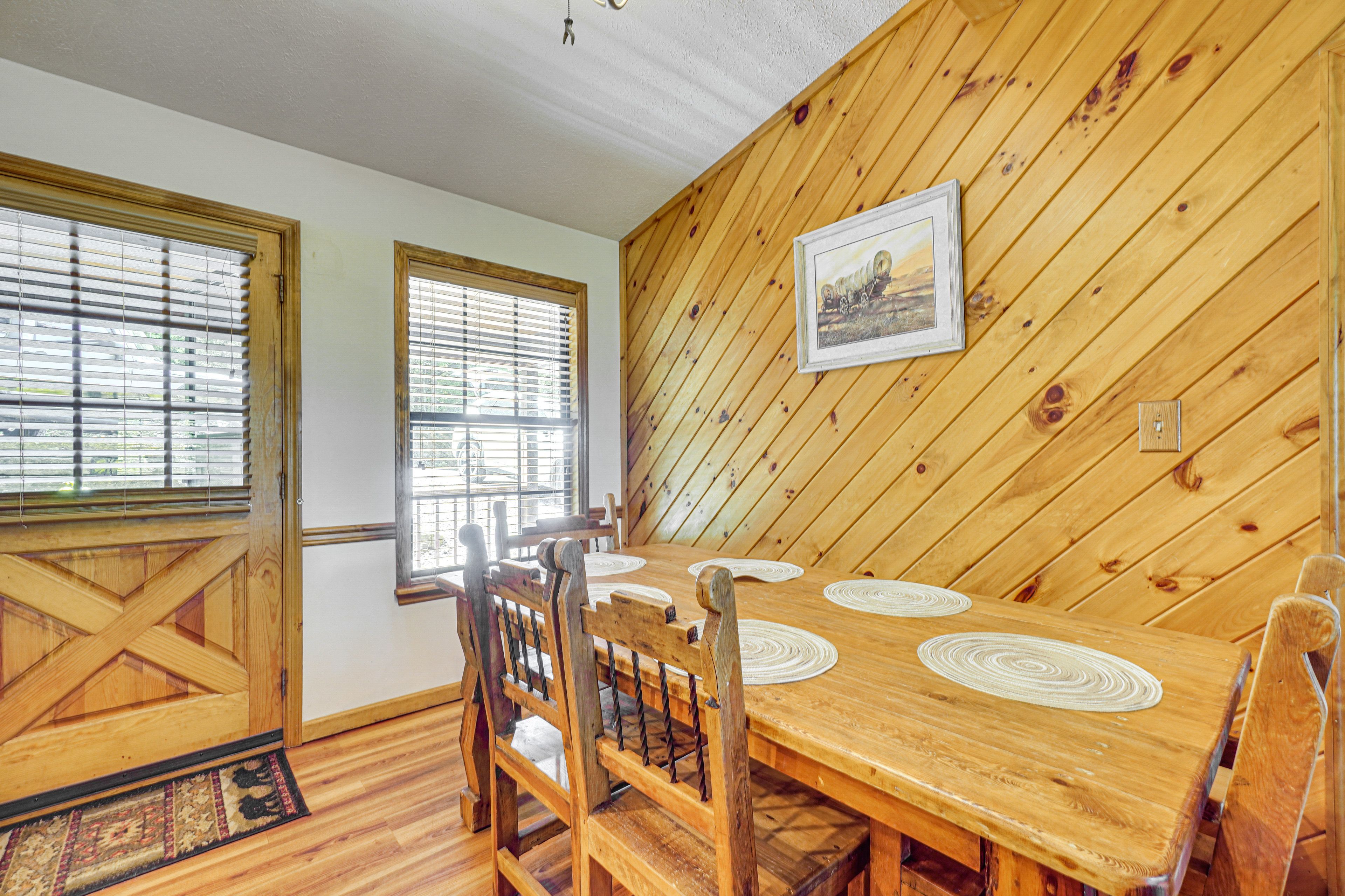 Dining Area | Main Level