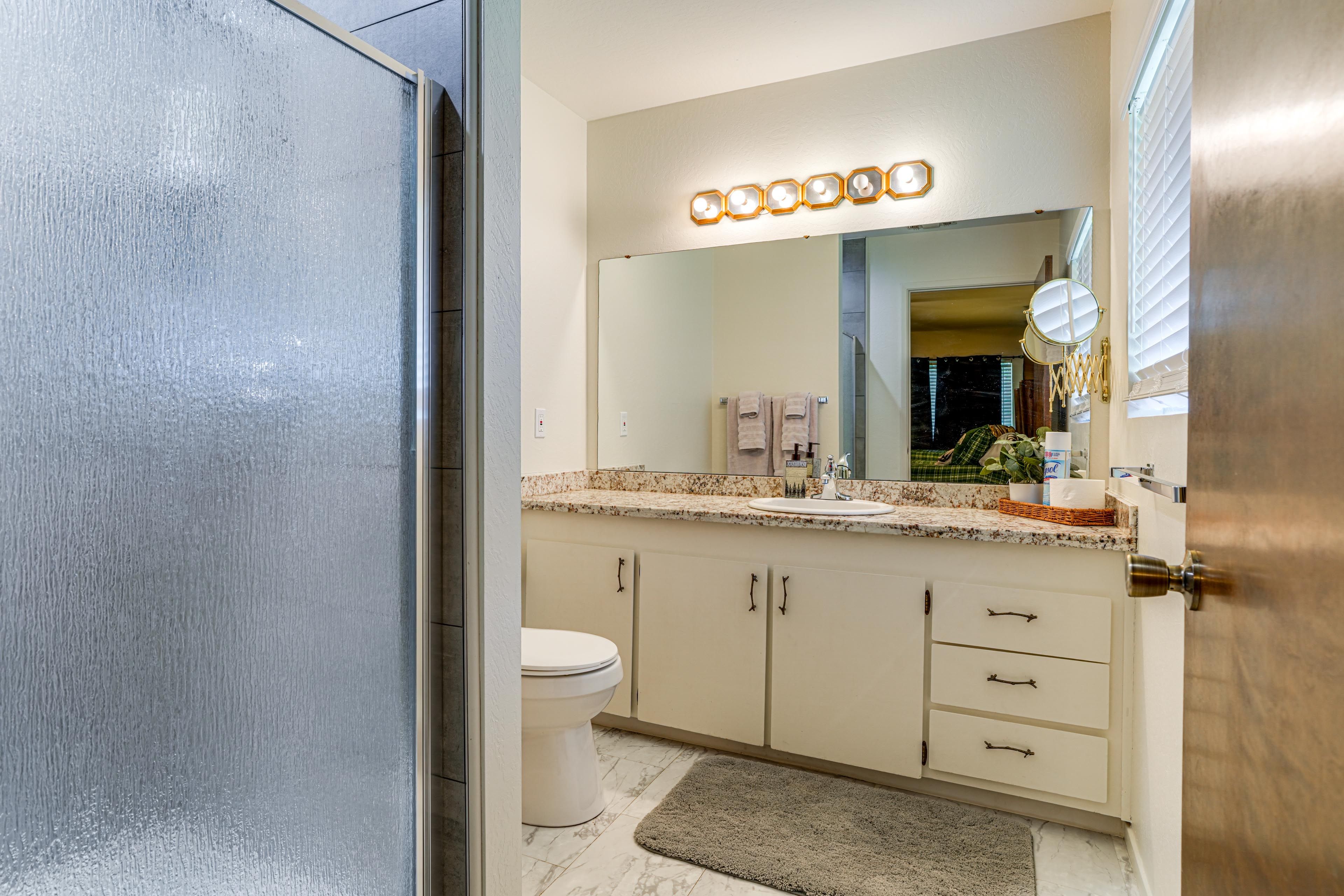 En-Suite Bathroom | Towels Provided