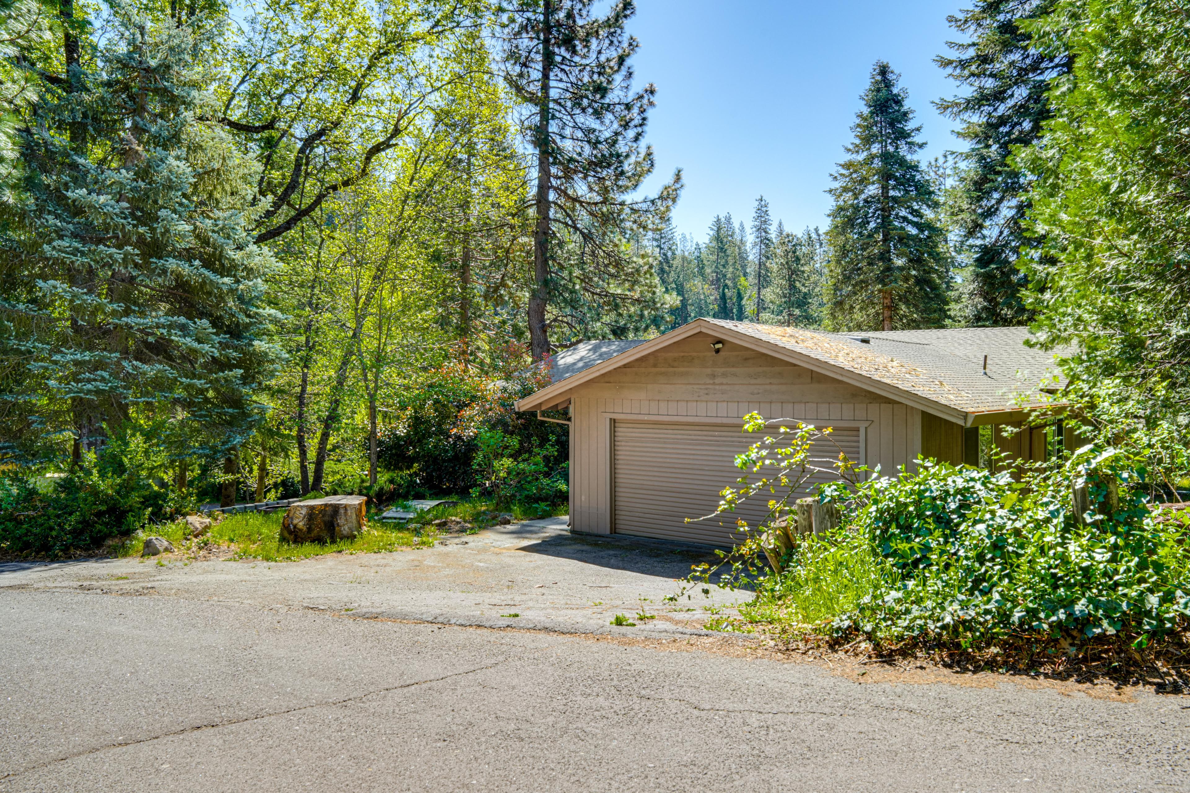 Parking | Driveway (2 Vehicles)