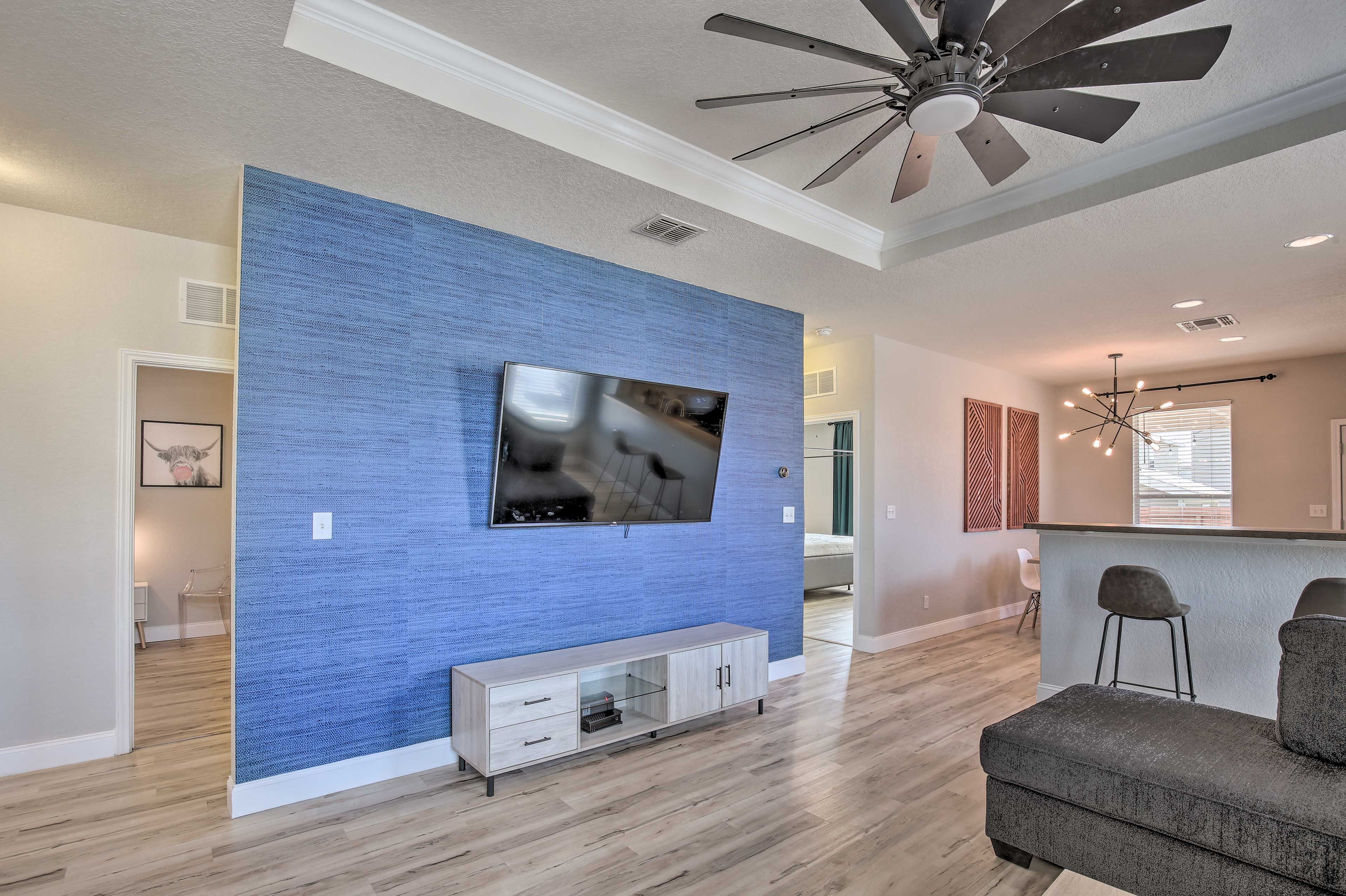 Living Room | Pet Friendly w/ Fee