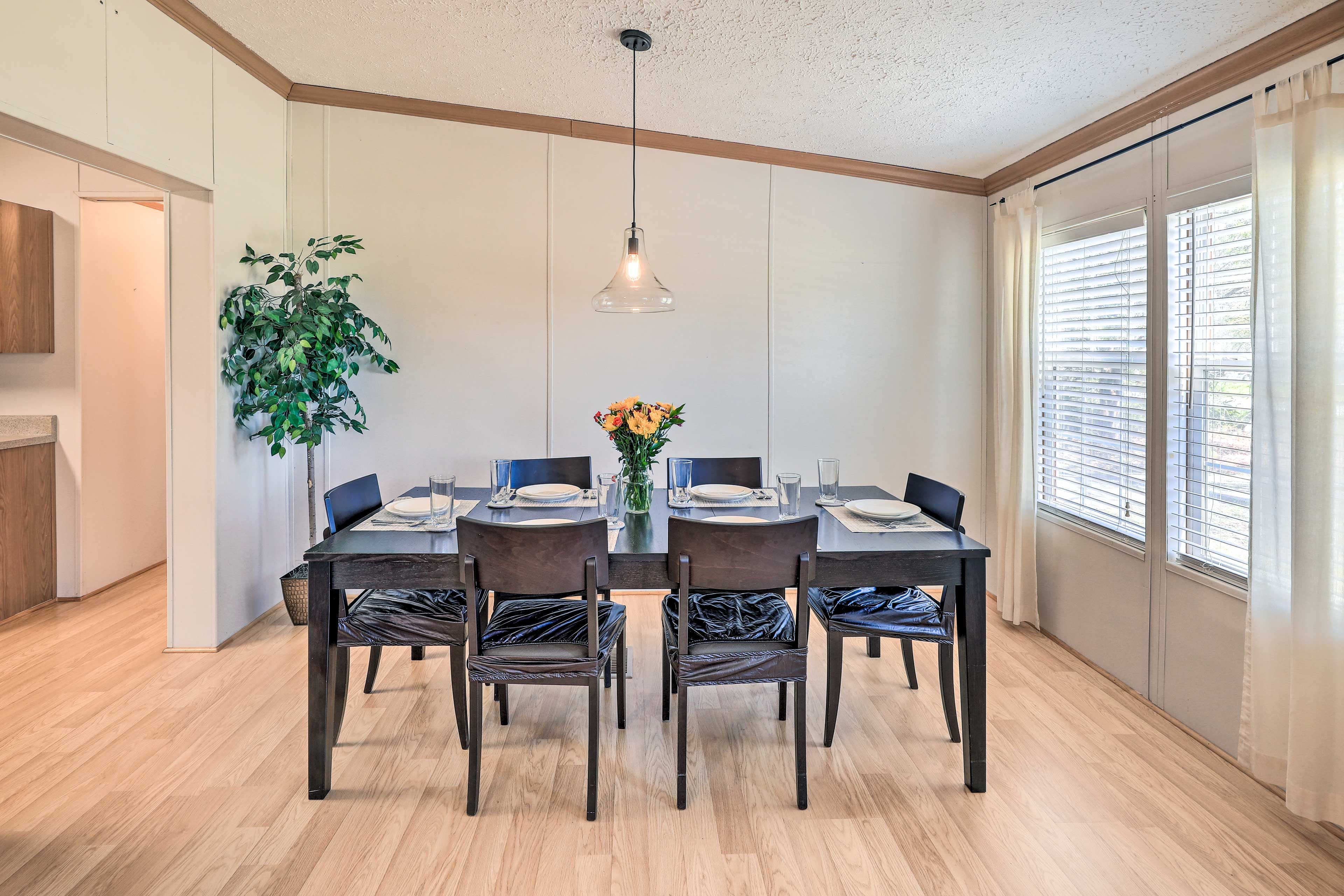 Dining Room | Dishware & Flatware