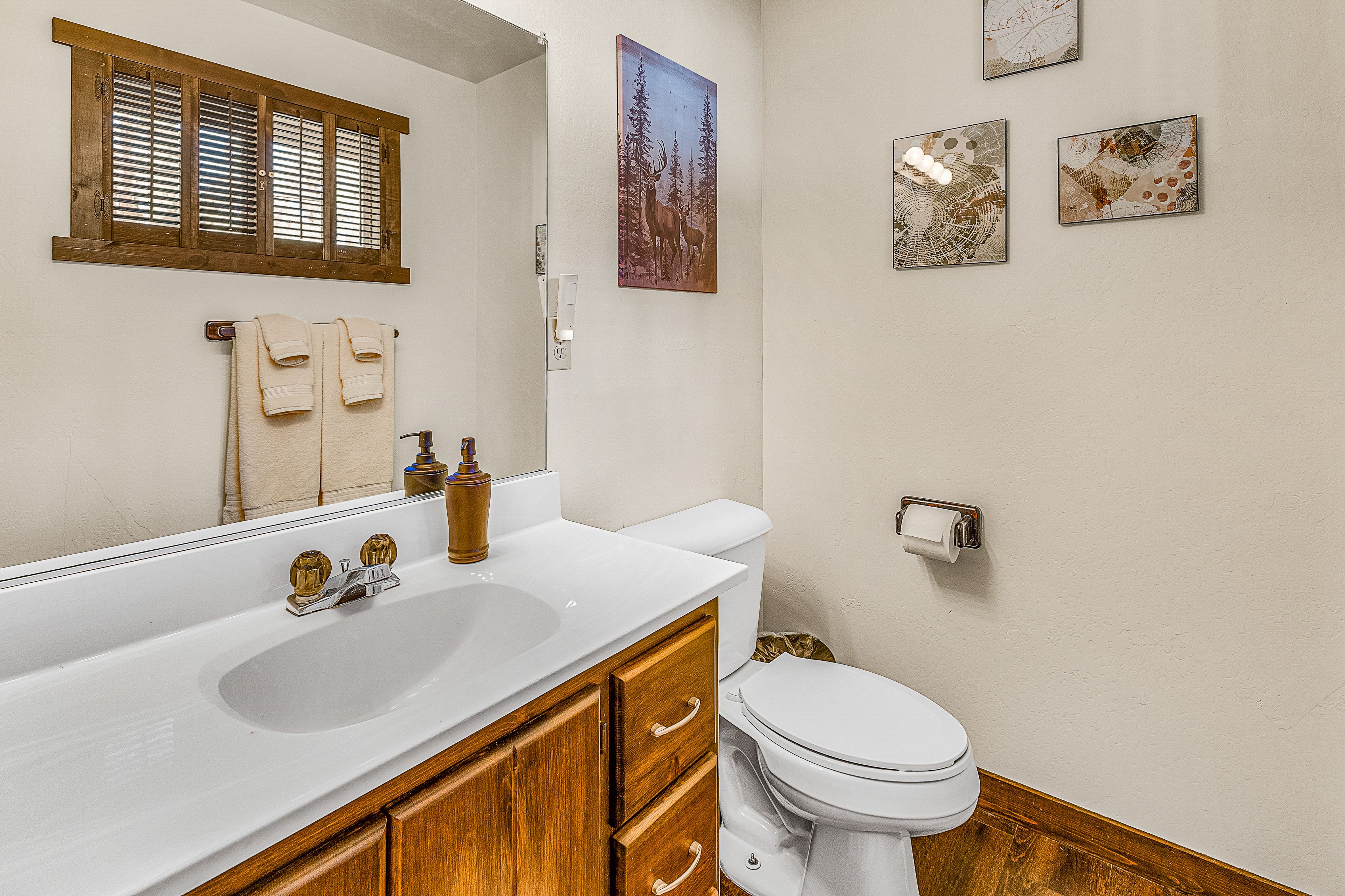Half Bathroom | Main Level