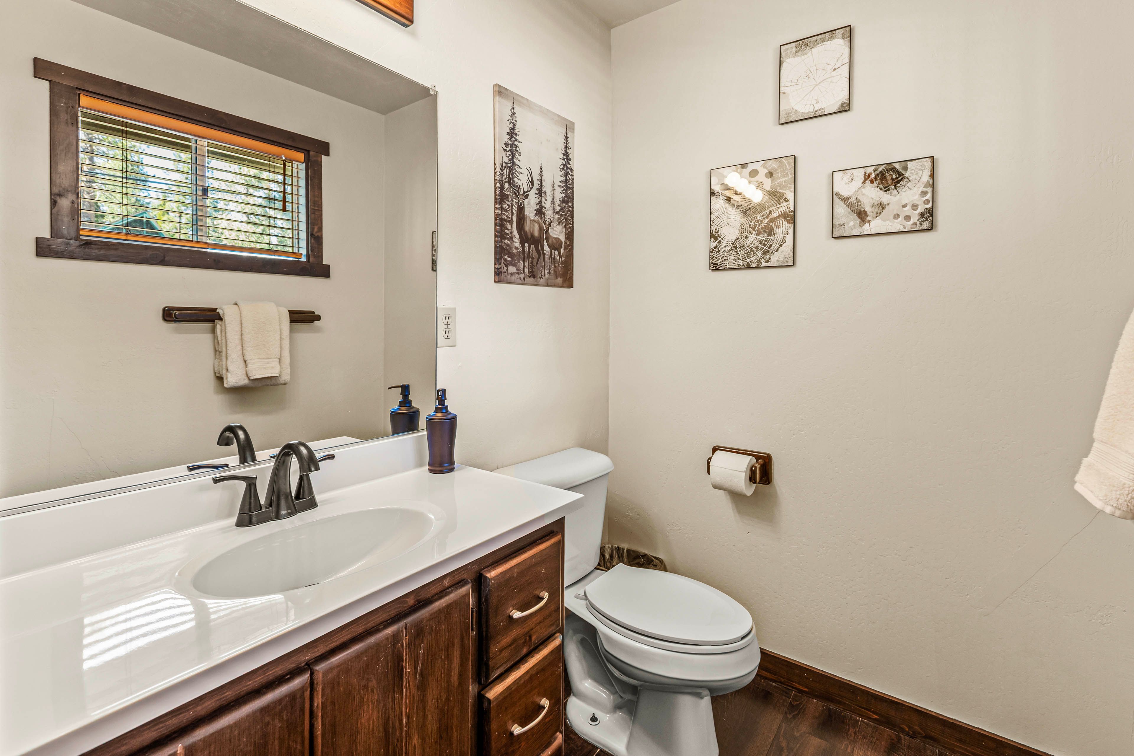 Half Bathroom | Main Level