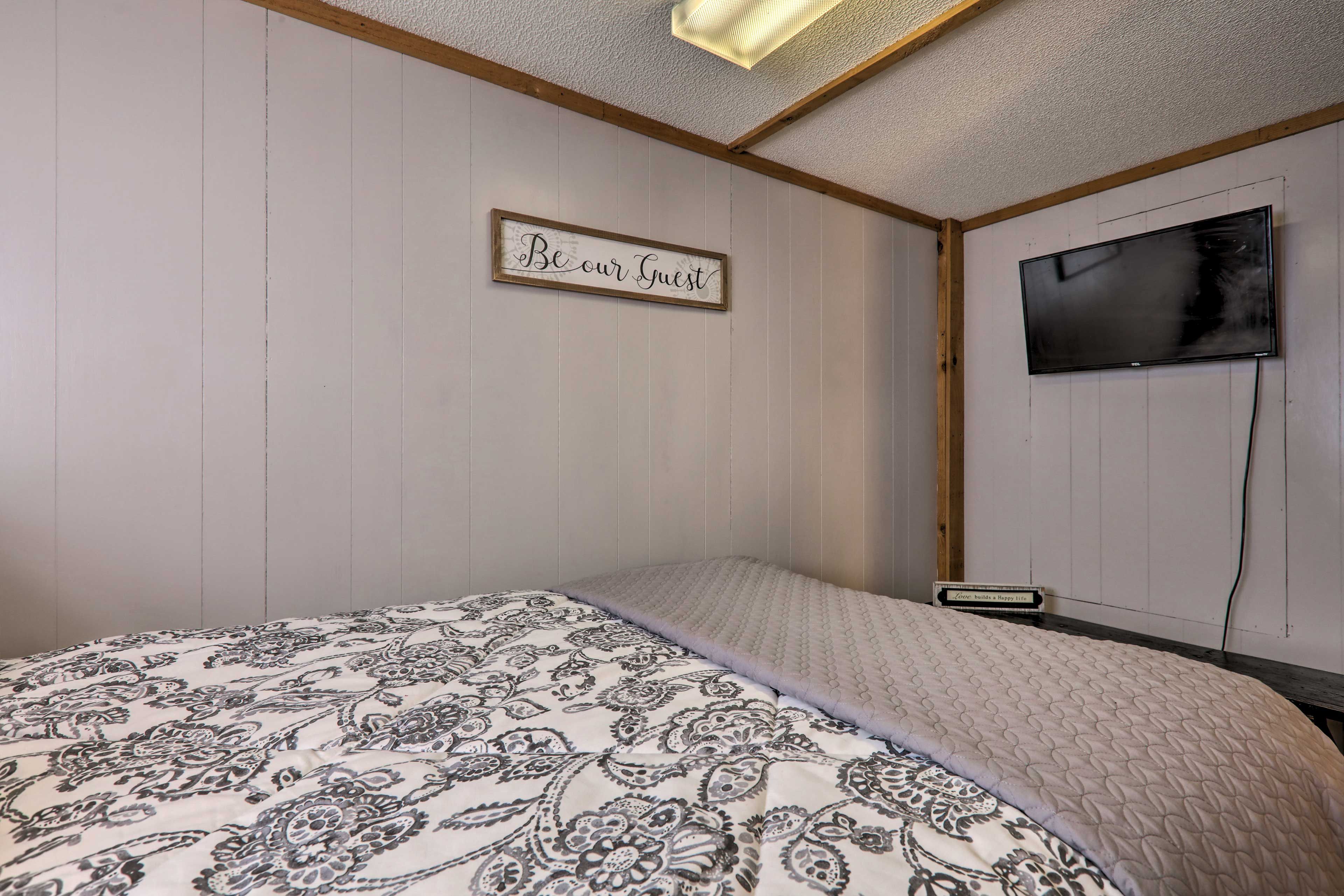 Bedroom | Smart TV