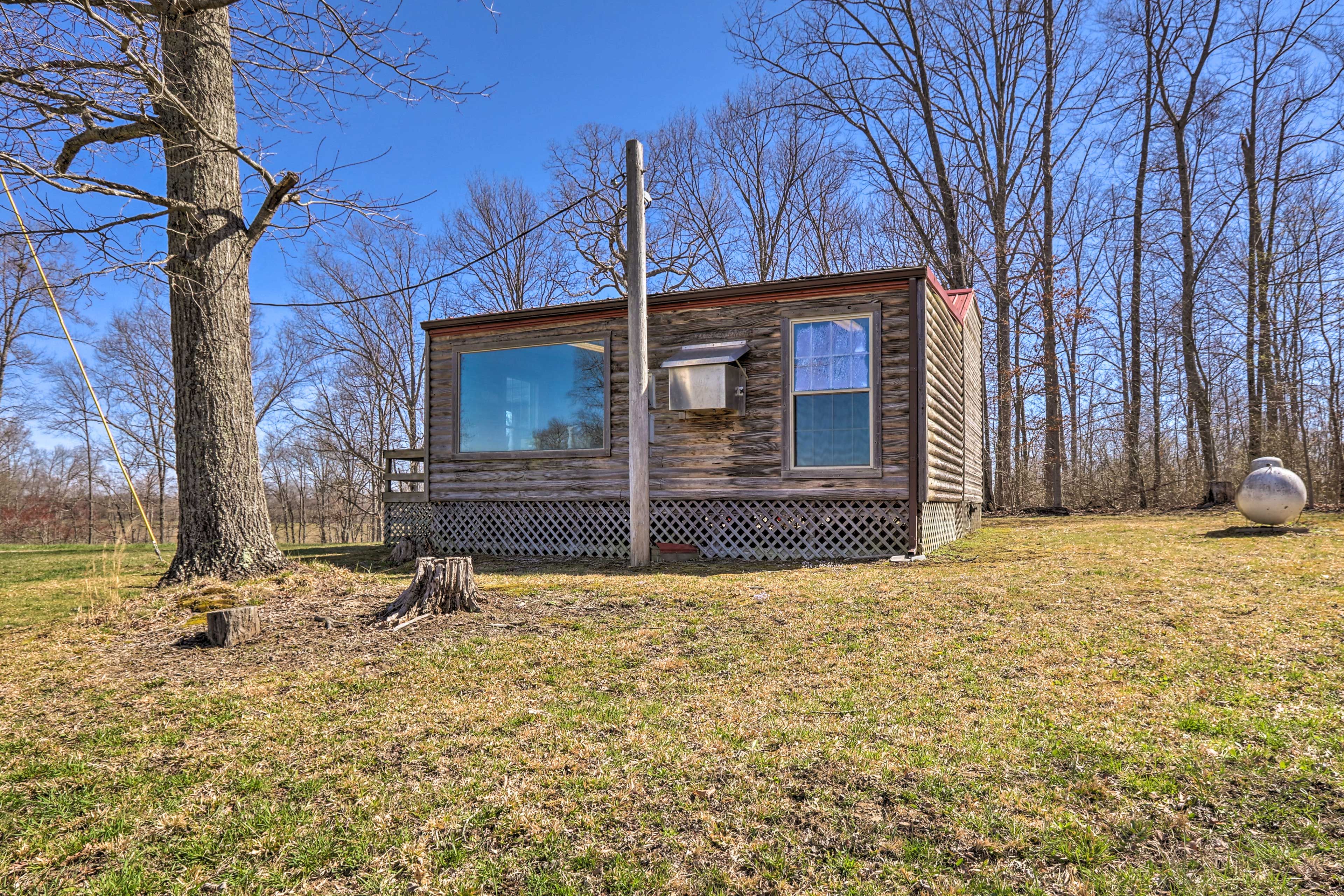 Cabin Exterior | Driveway Parking (4 Vehicles)