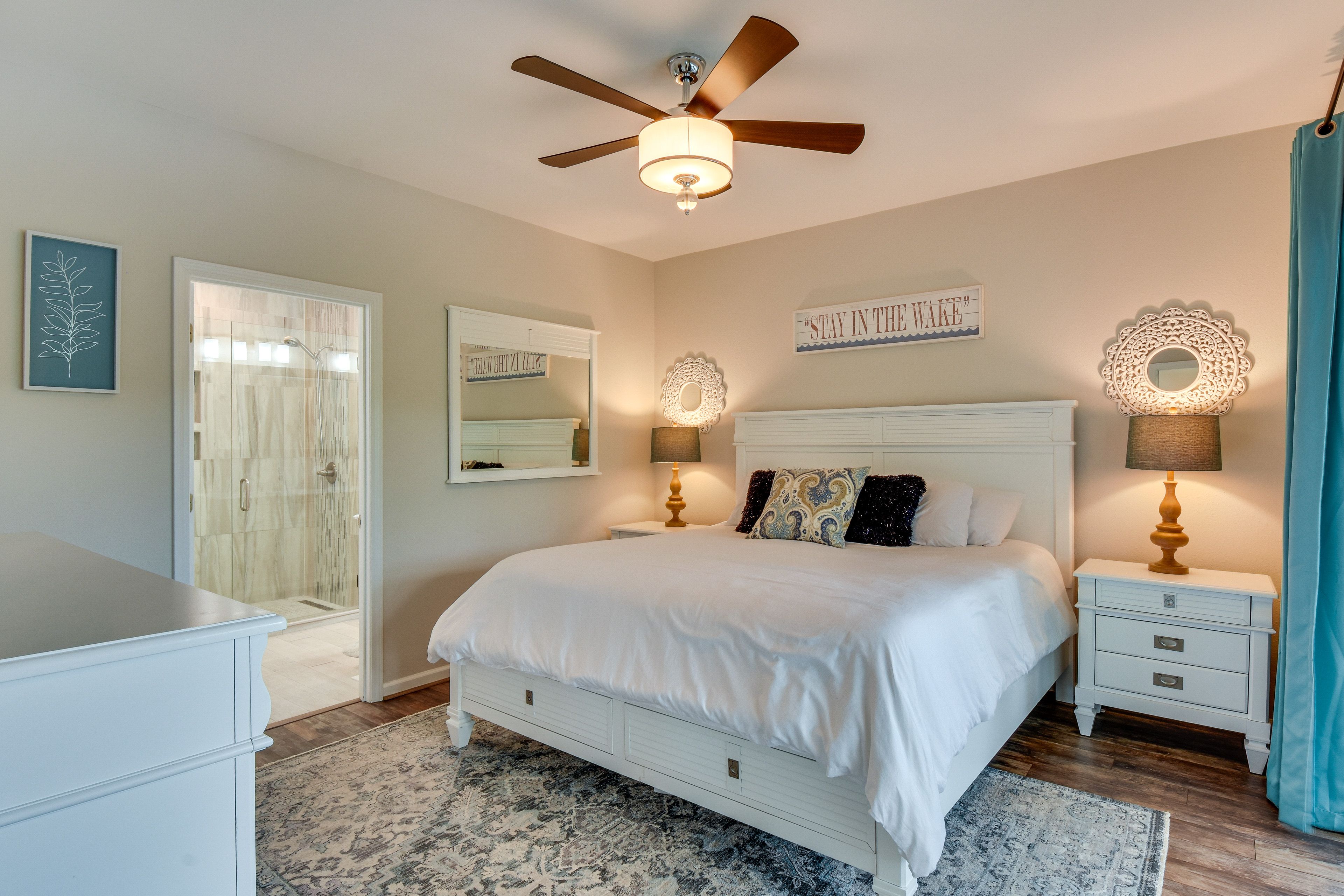 Bedroom 1 | King Bed