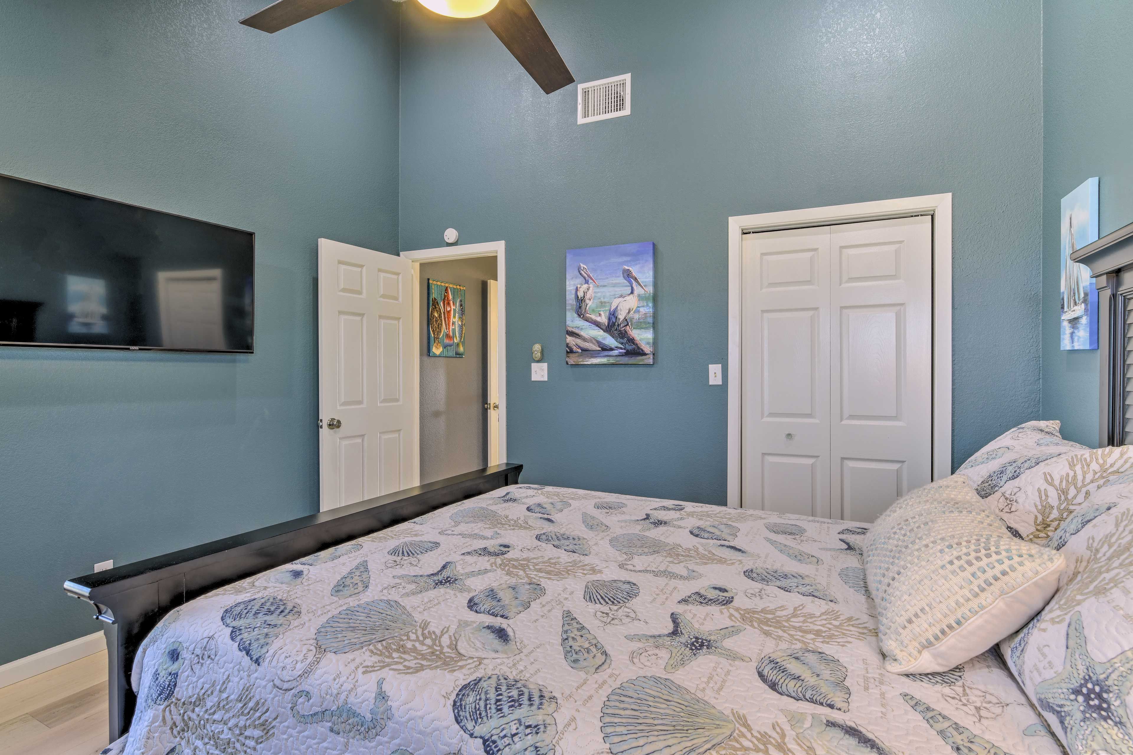 Bedroom 1 | Smart TV