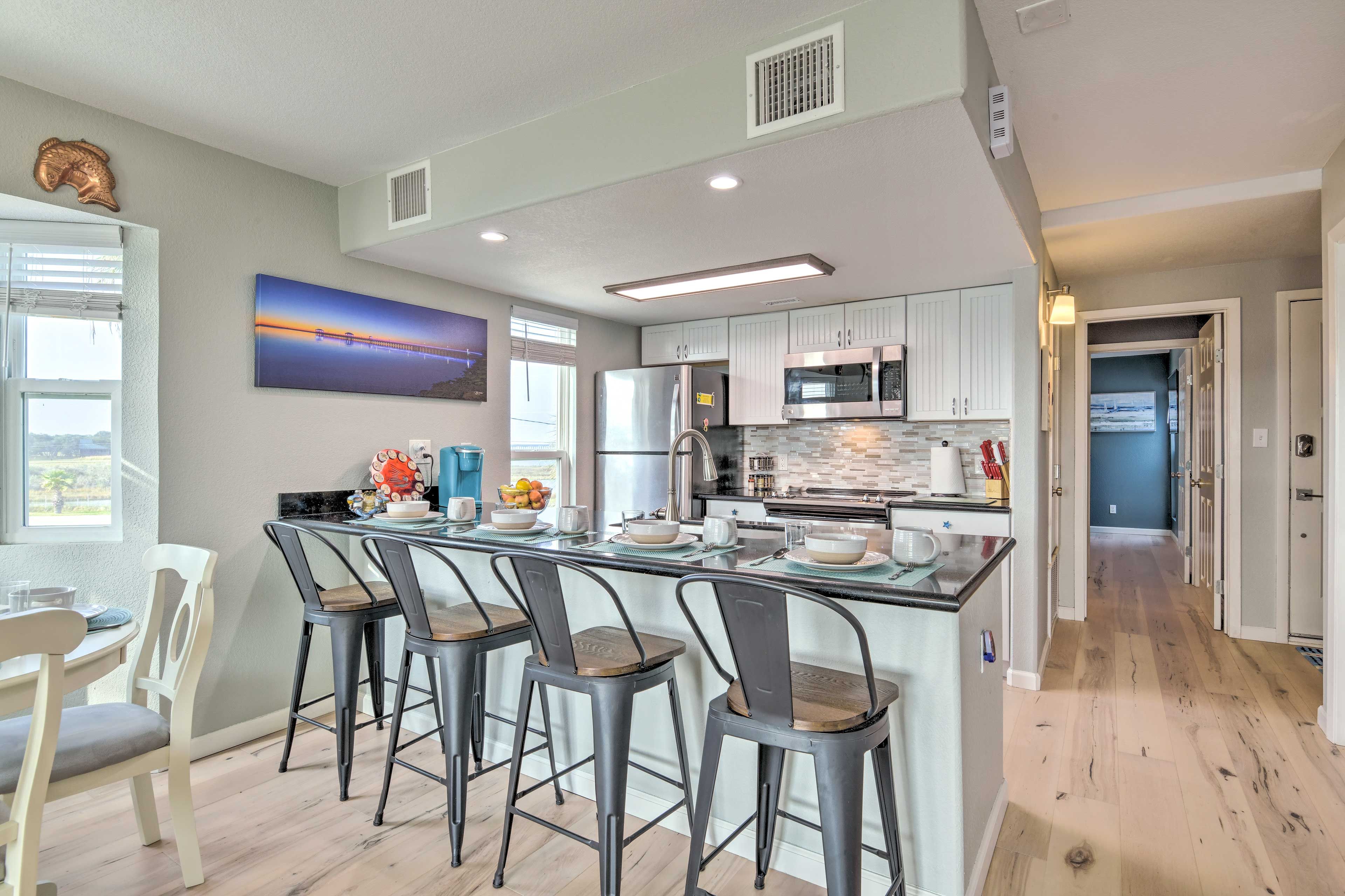 Dining Area | Breakfast Bar w/ Additional Seating