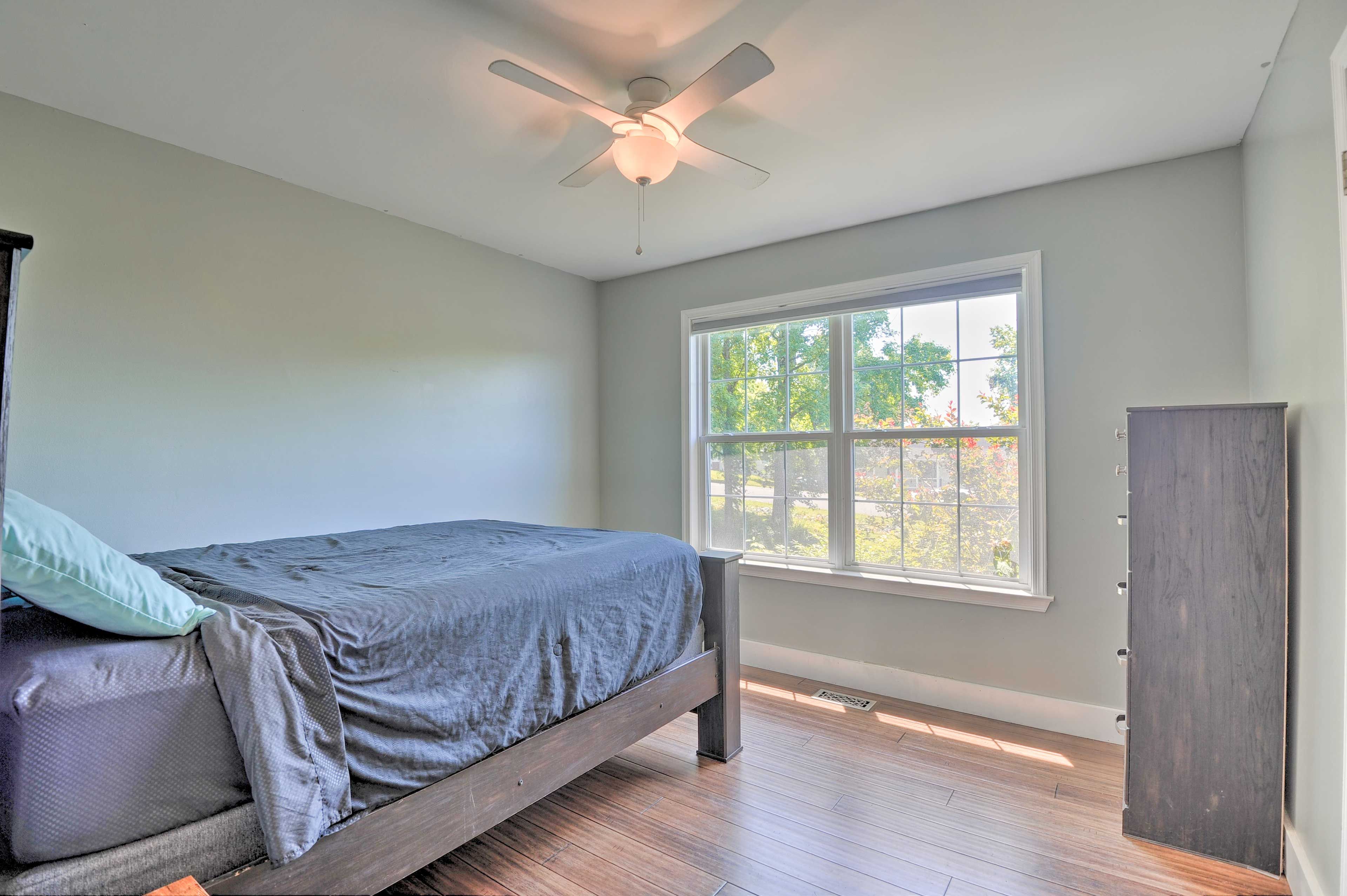Bedroom 2 | Queen Bed | 1st Floor