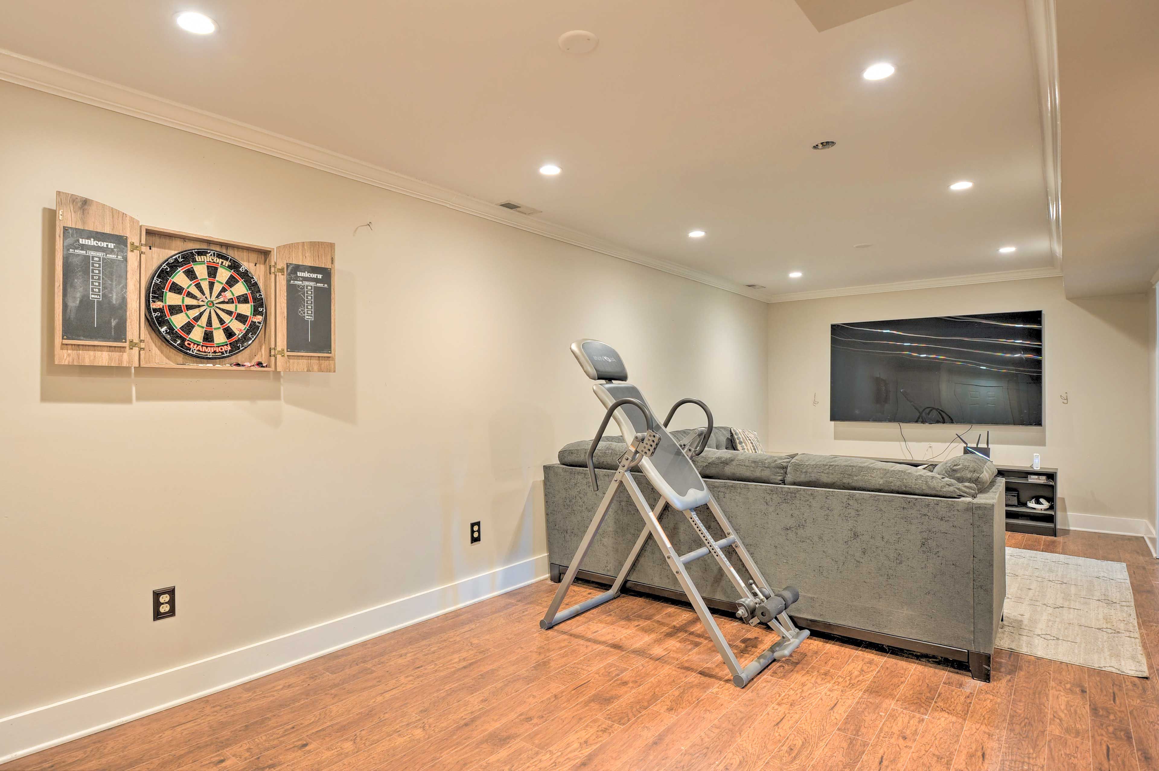 Game Room | Smart TV | Basement