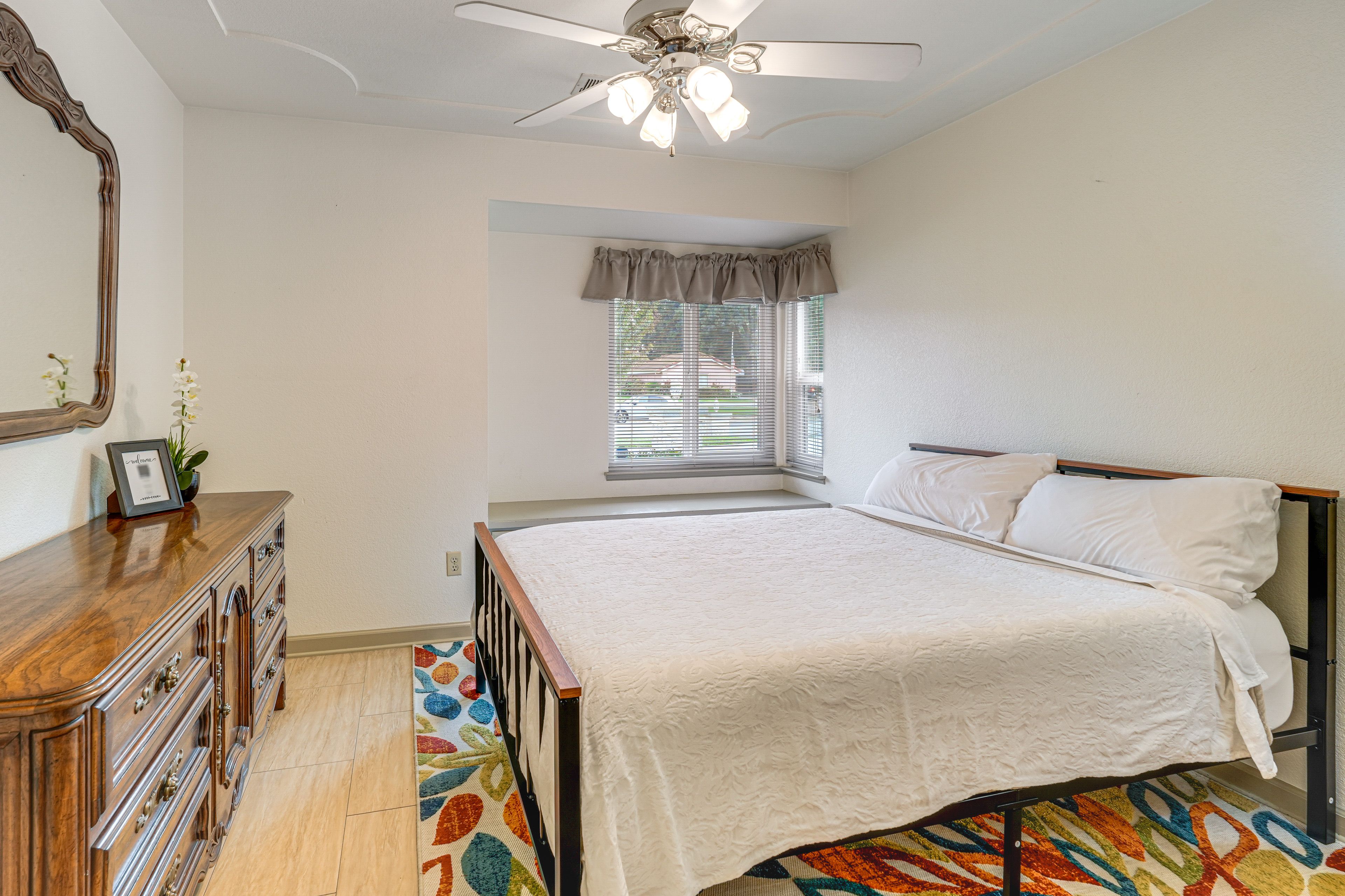 Bedroom 1 | King Bed