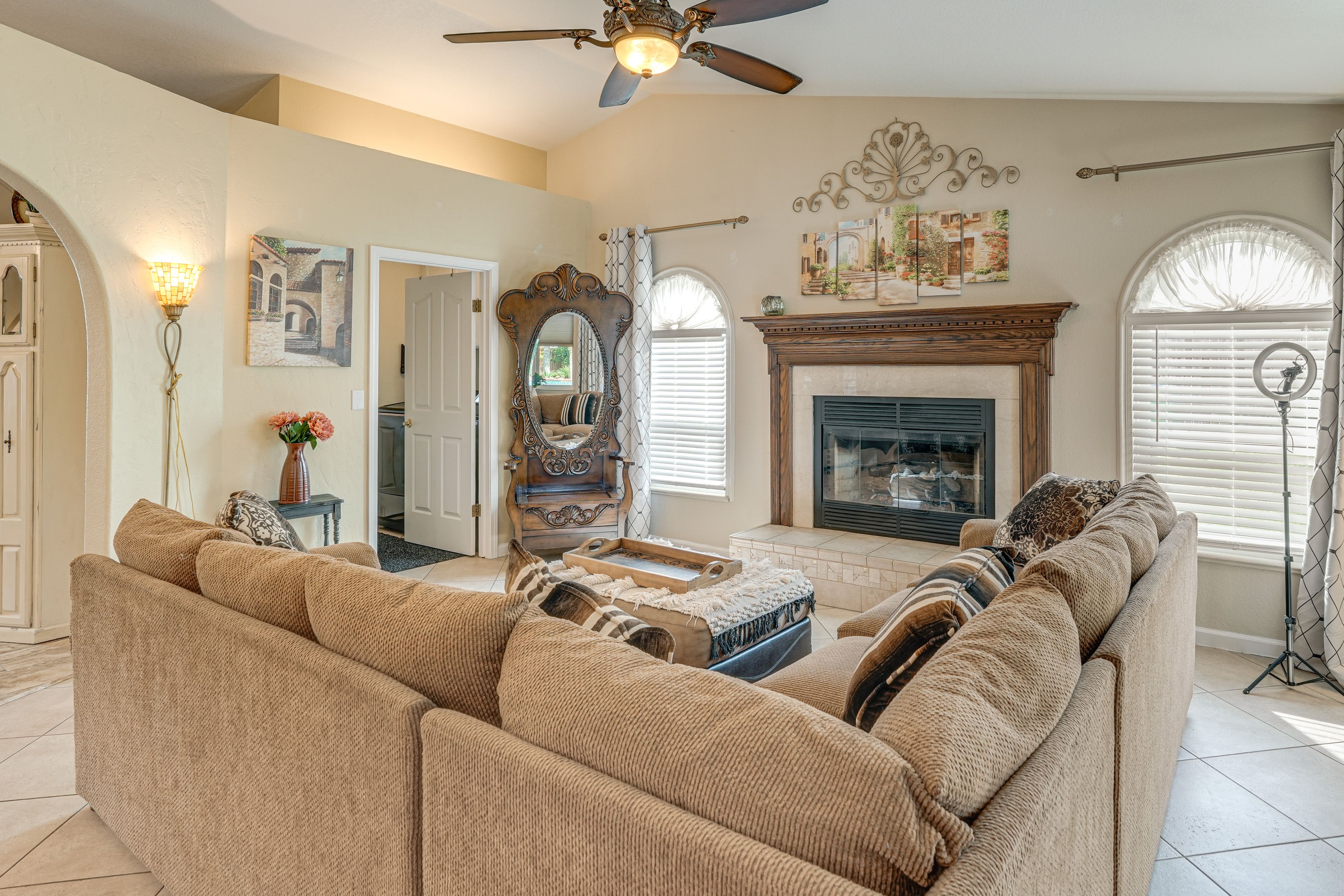 Living Room | Fireplace