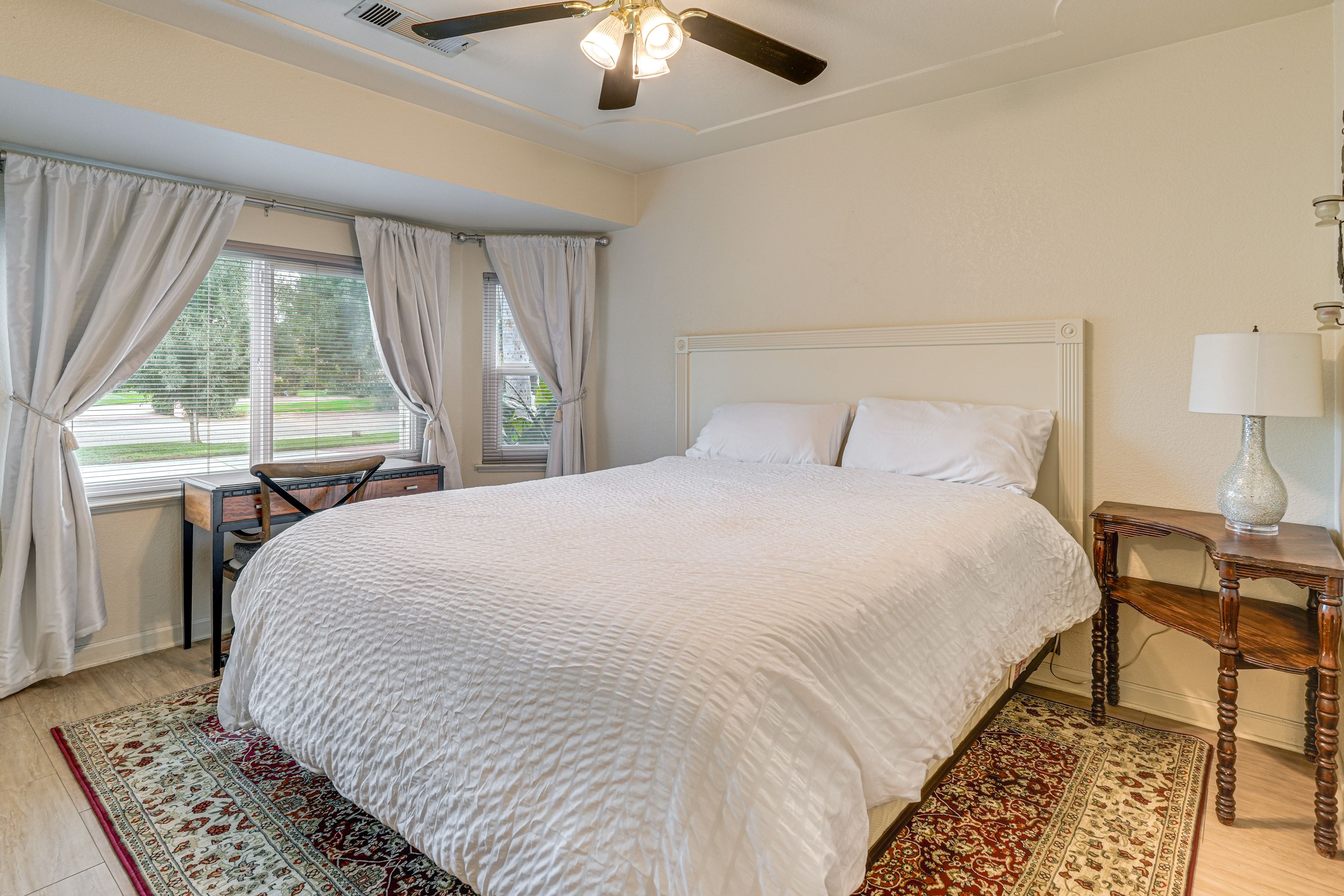 Bedroom 2 | Queen Bed