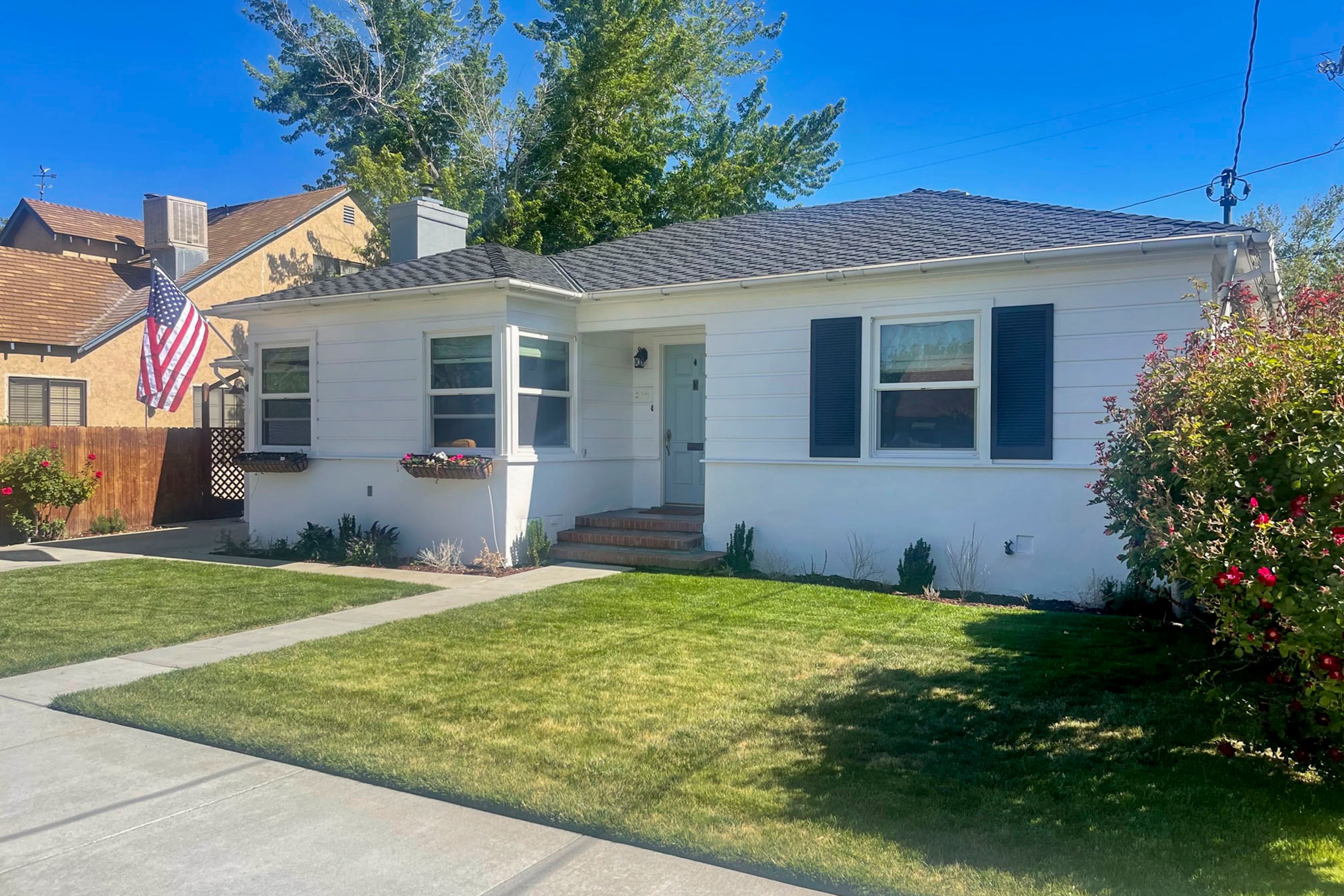 Parking | Driveway (2 Vehicles)