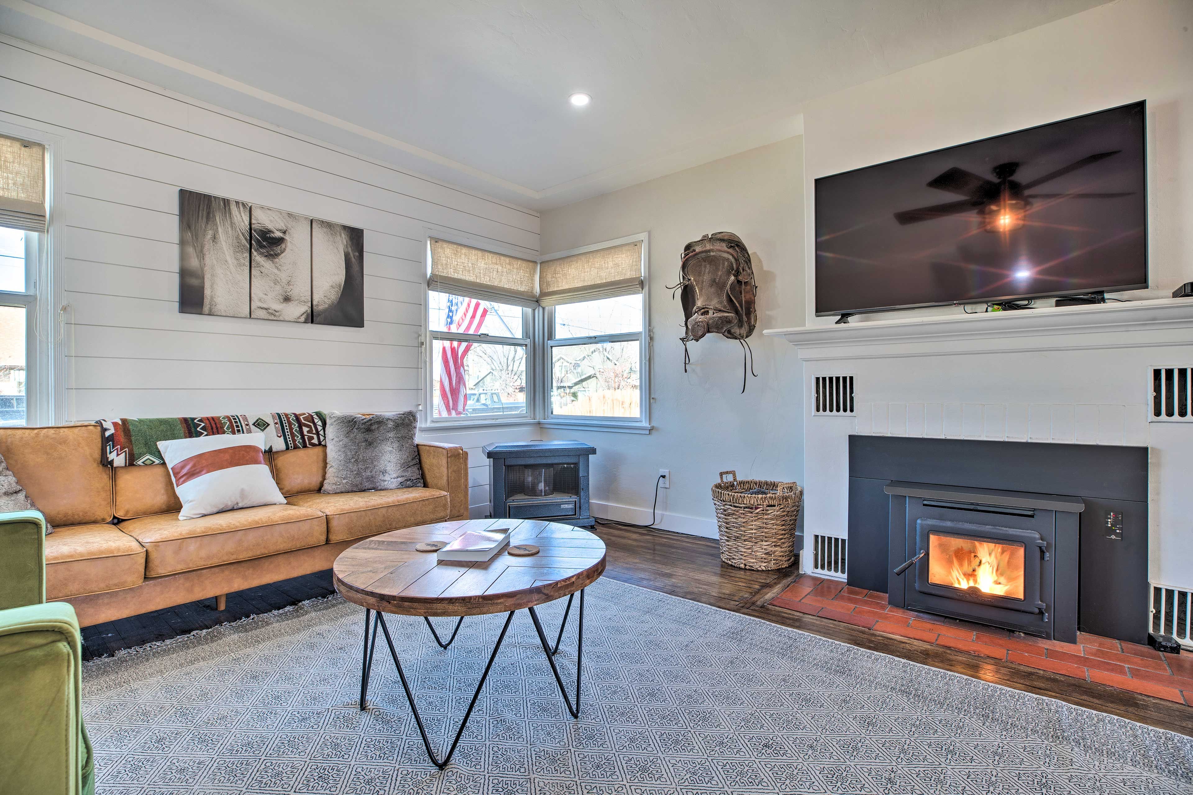 Bishop Vacation Rental | 2BR | 2BA | 3 Steps Required For Access | 1,256 Sq Ft