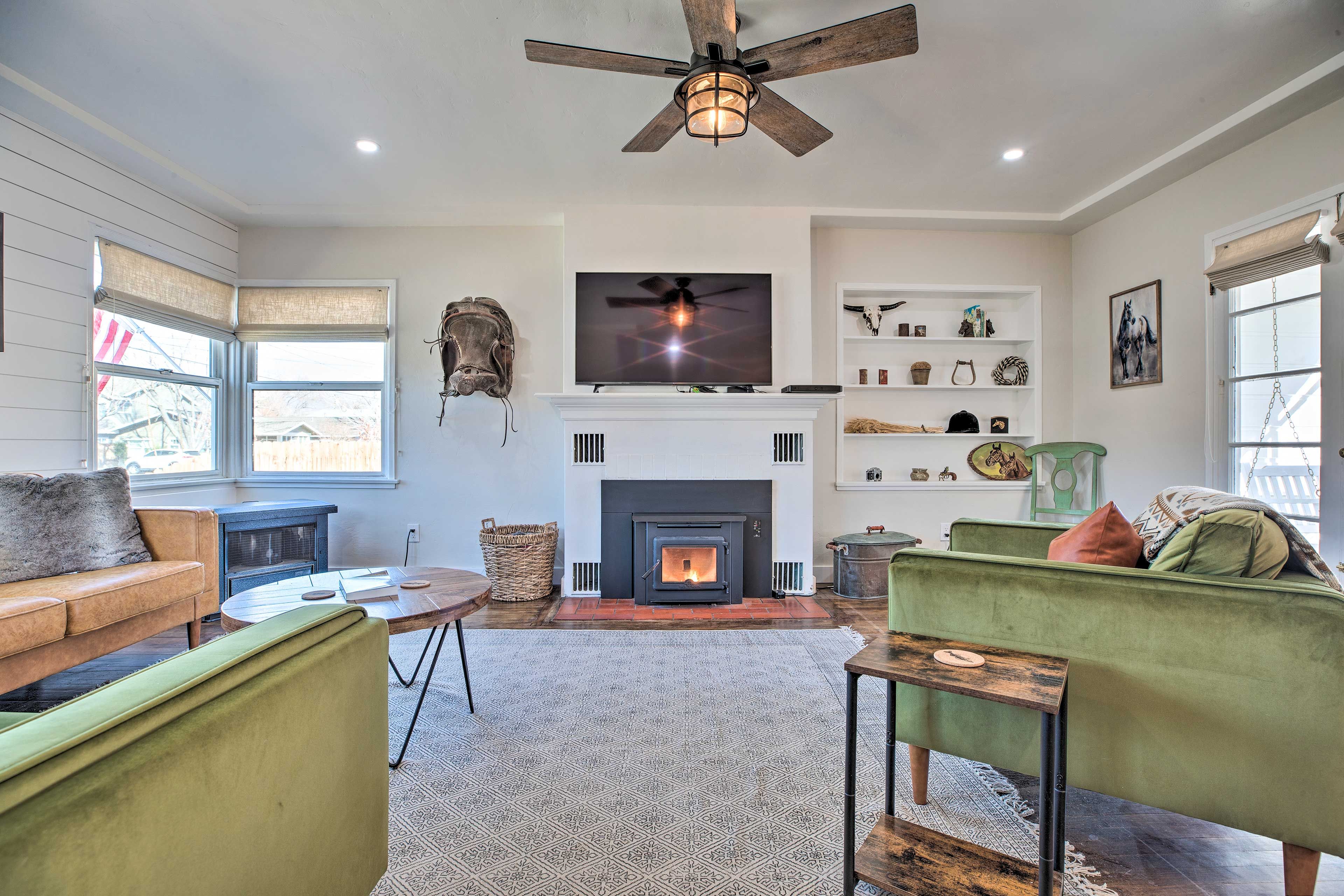 Living Room | Smart TV | Electric Fireplace