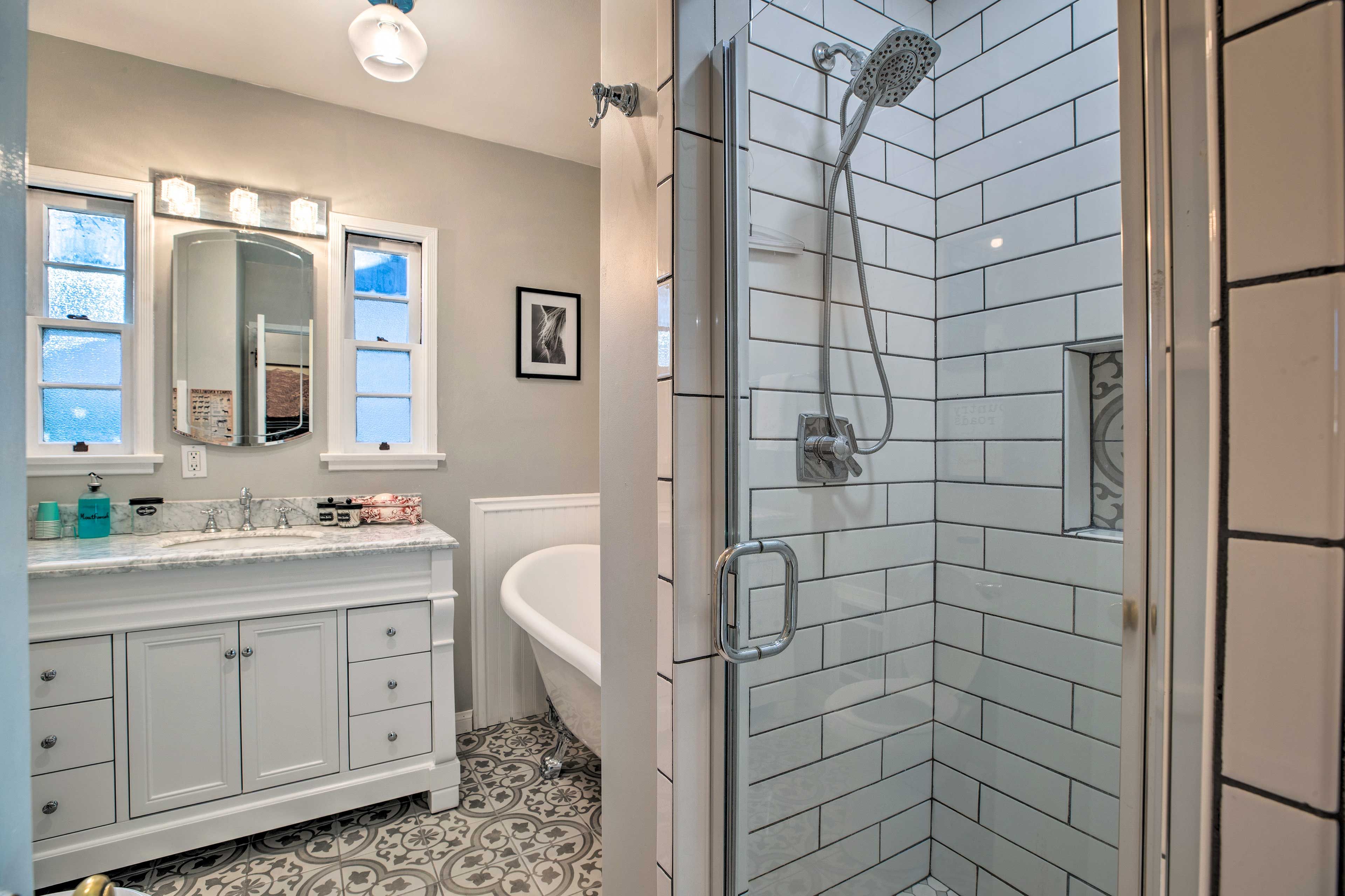 Full Bathroom | Soaking Tub | Walk-In Shower