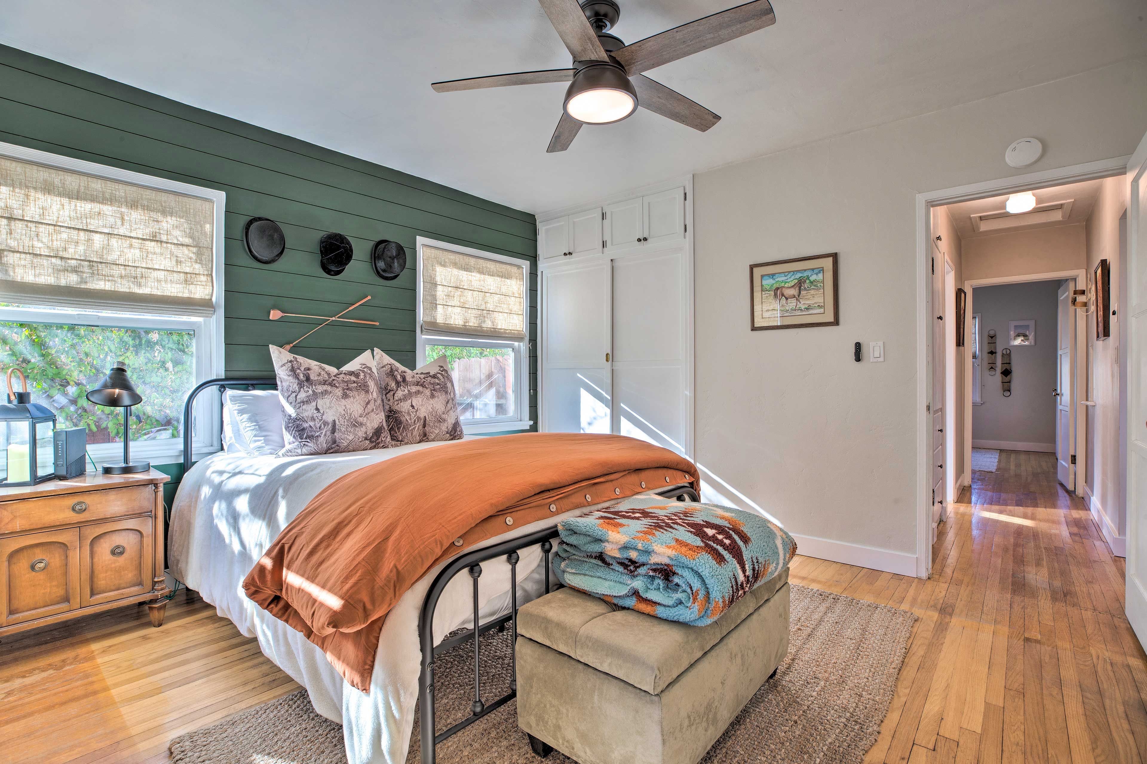 Bedroom 2 | Queen Bed