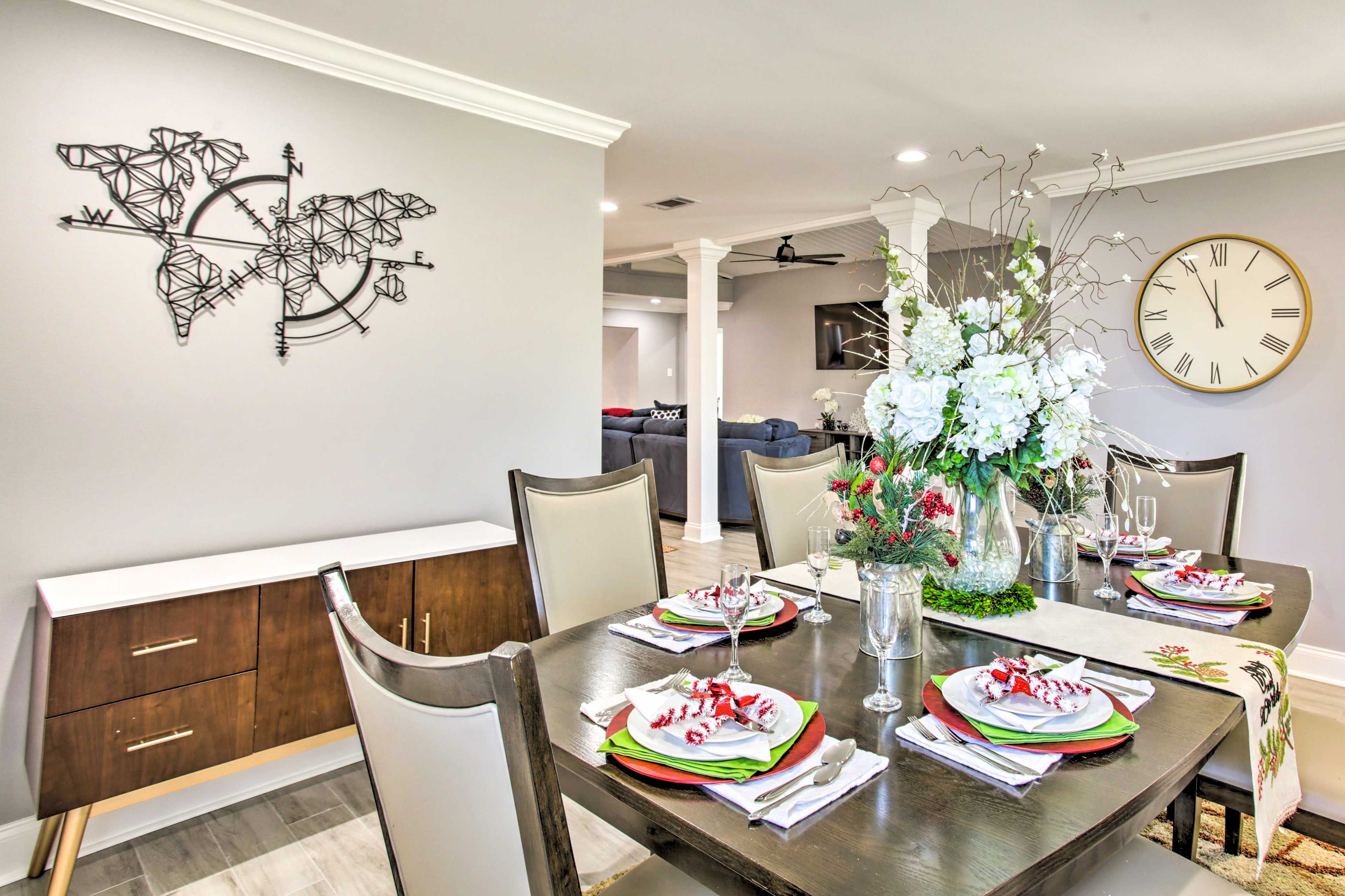 Dining Area | Complimentary Spices