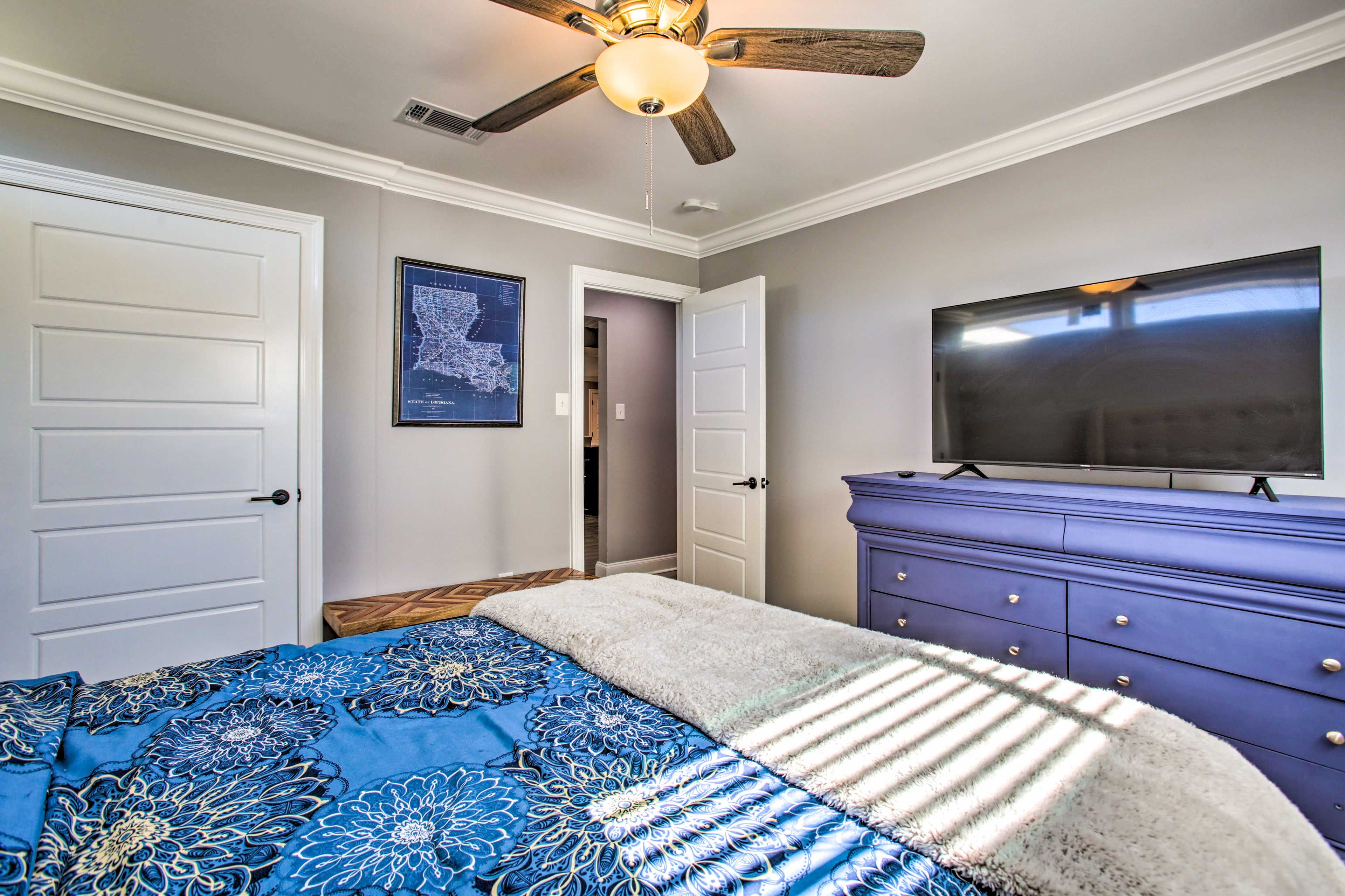 Bedroom 3 | Smart TV w/ Cable