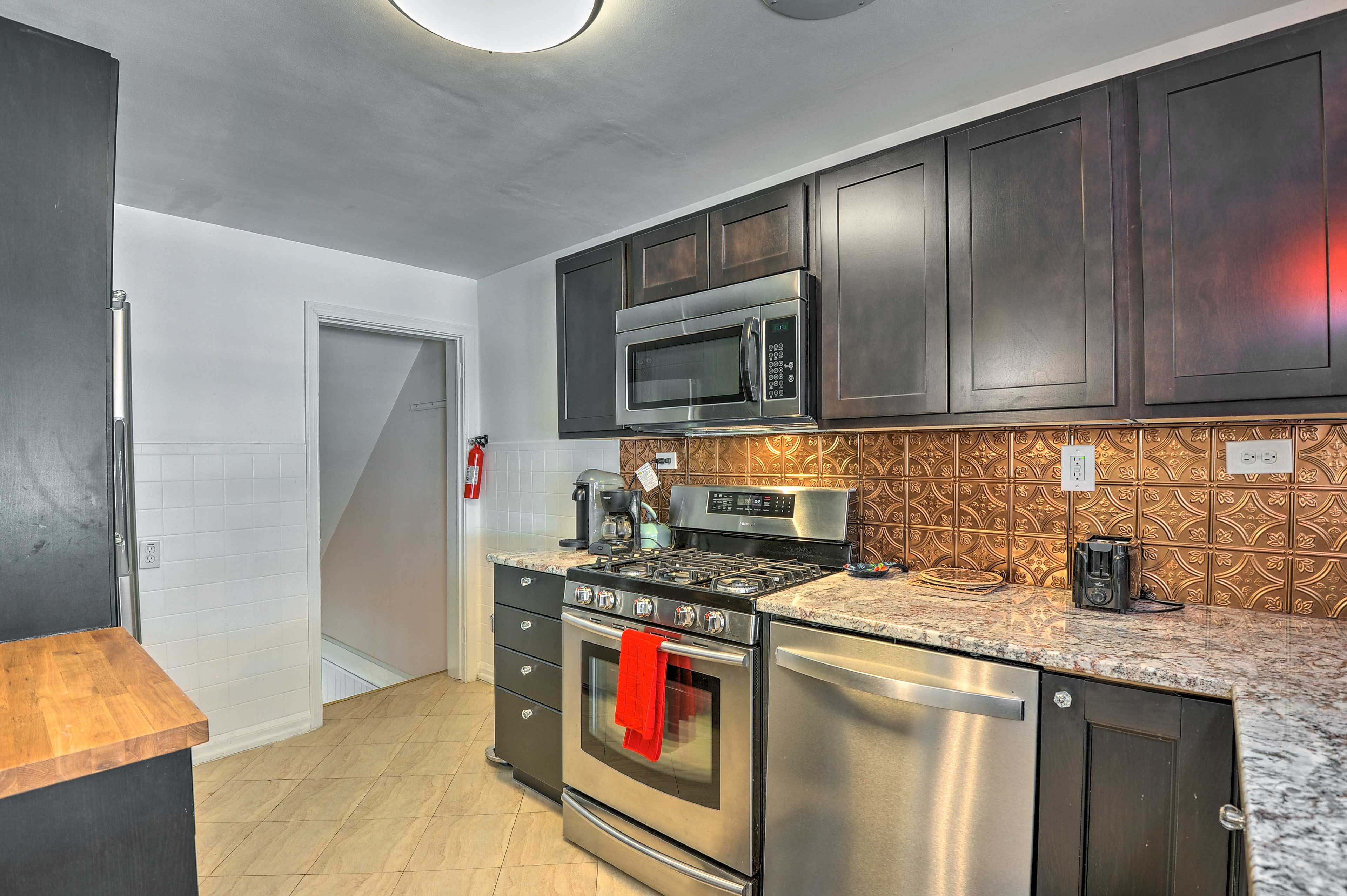 Fully Equipped Kitchen | 1st Floor | Dishwasher