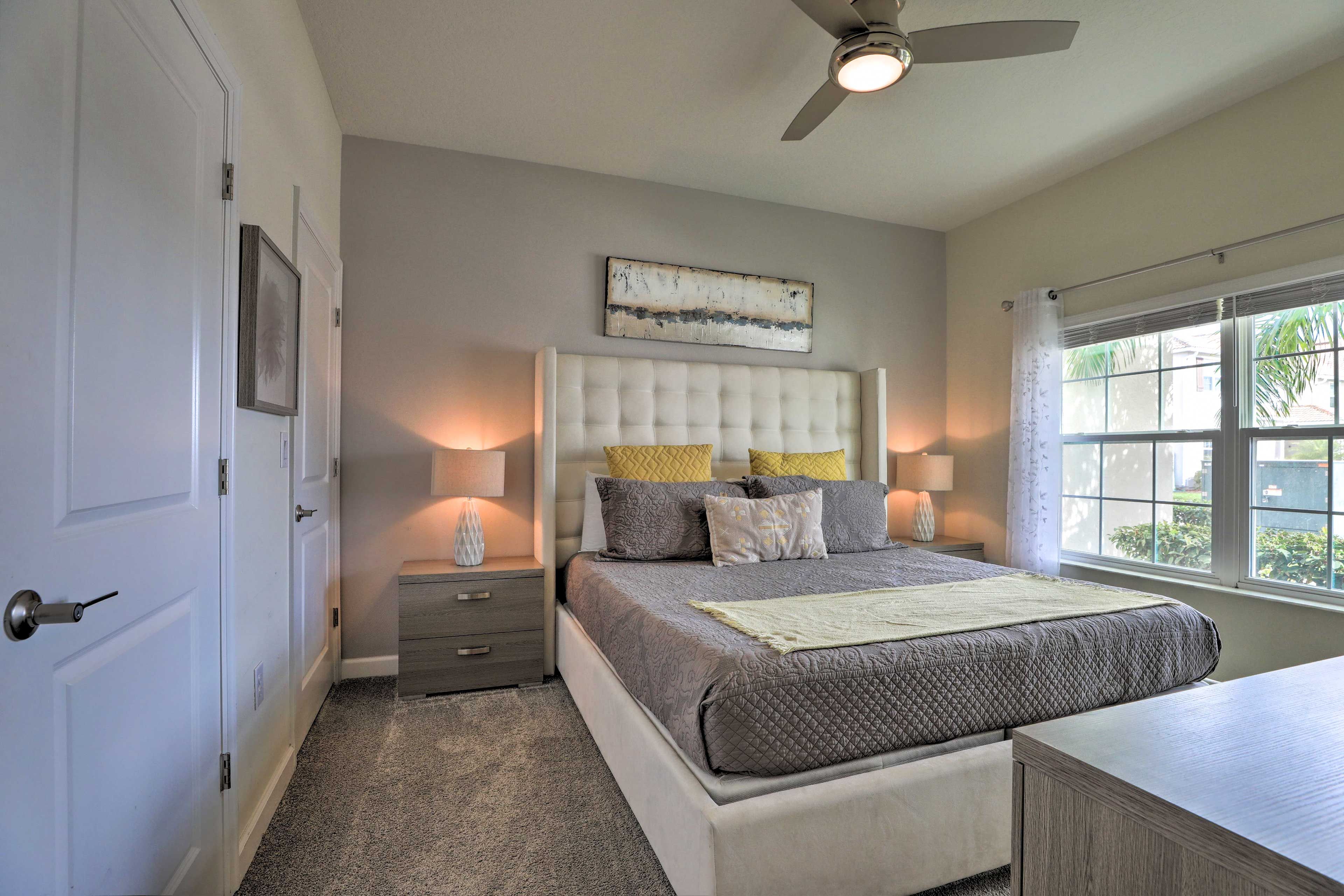Bedroom 1 | King Bed