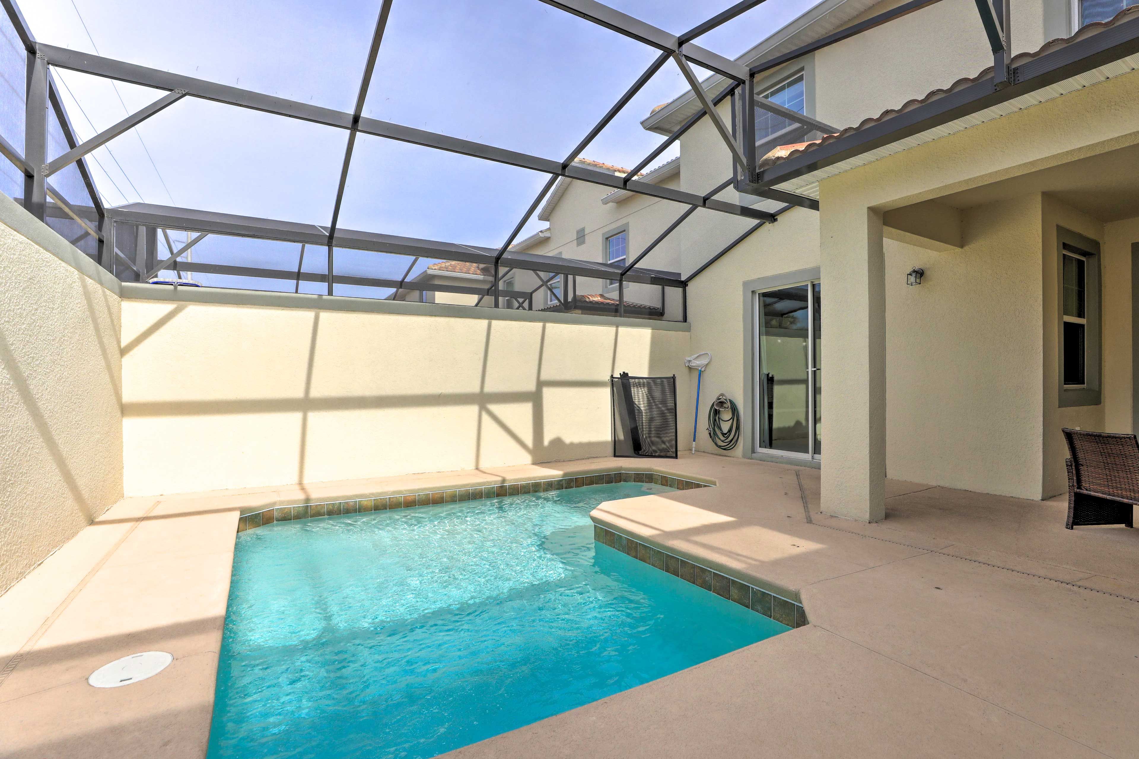 Private Pool (Depth 3' - 6')