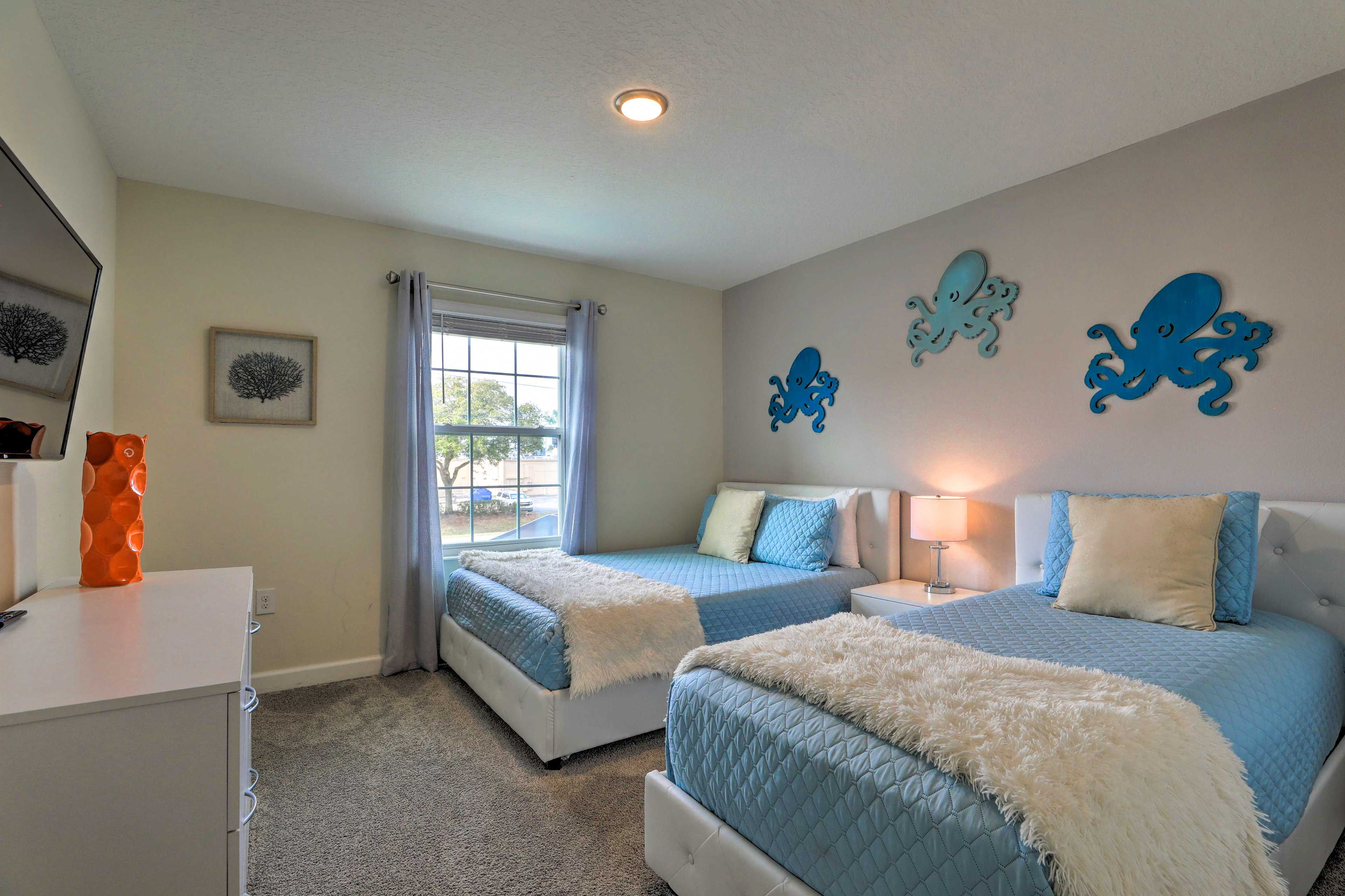 Bedroom 3 | Full Bed | Twin Bed | Smart TV w/ Cable