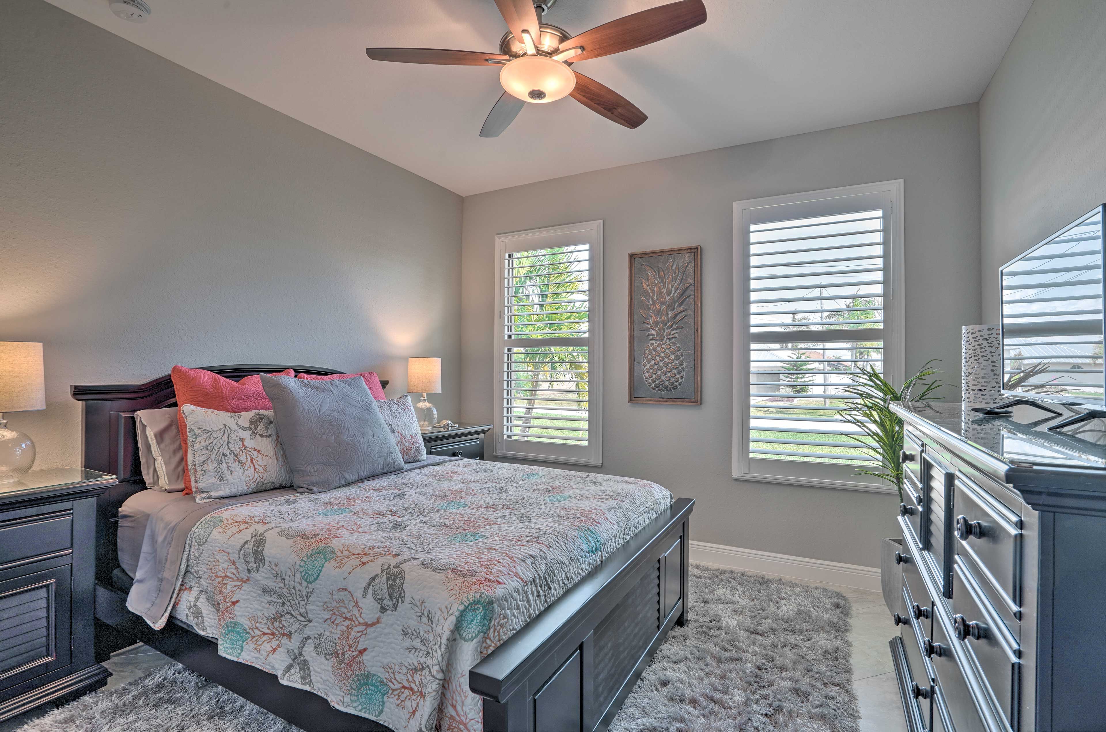 Bedroom 3 | Queen Bed | Smart TV