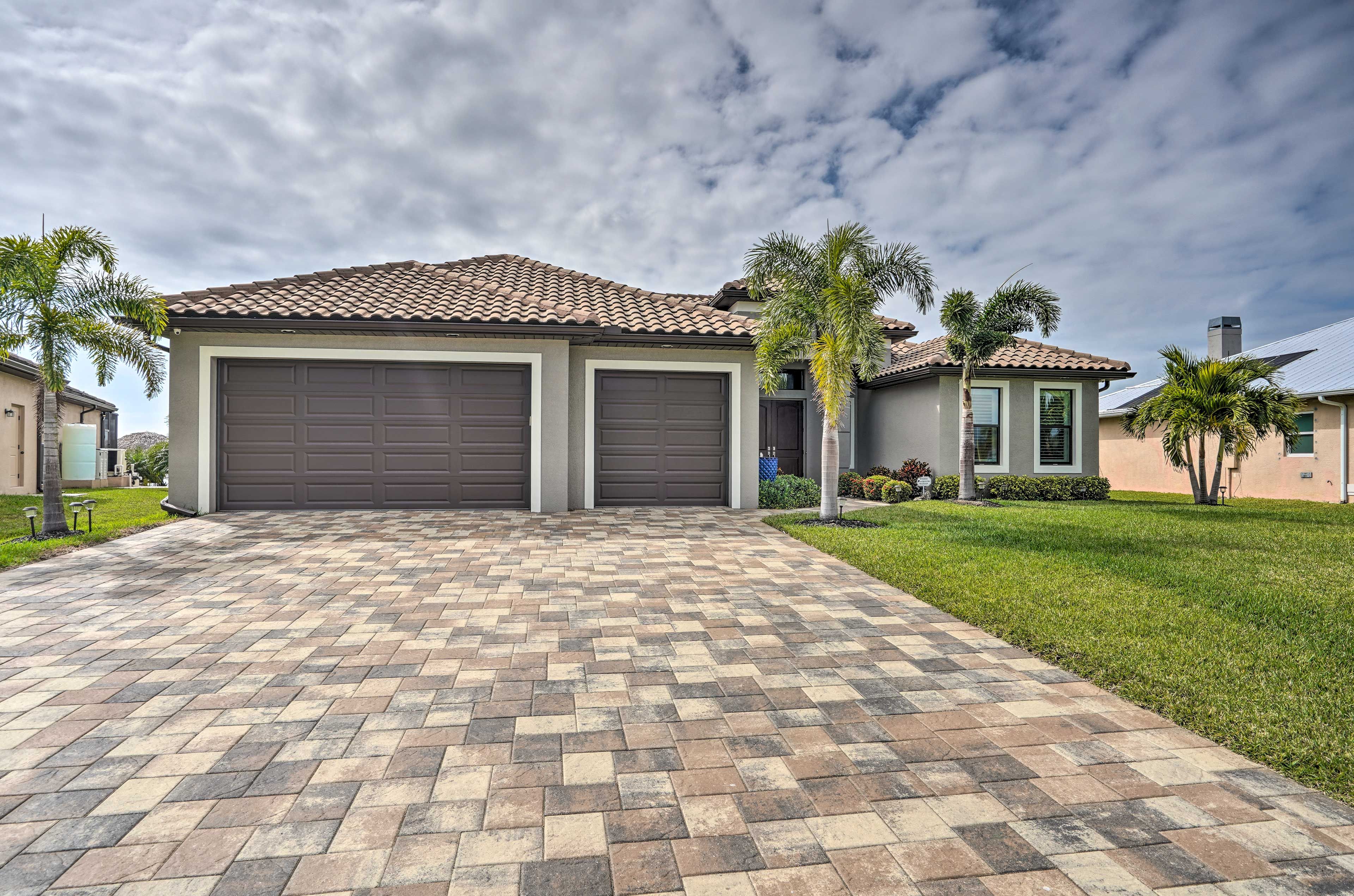 Exterior | Driveway (2 Vehicles)