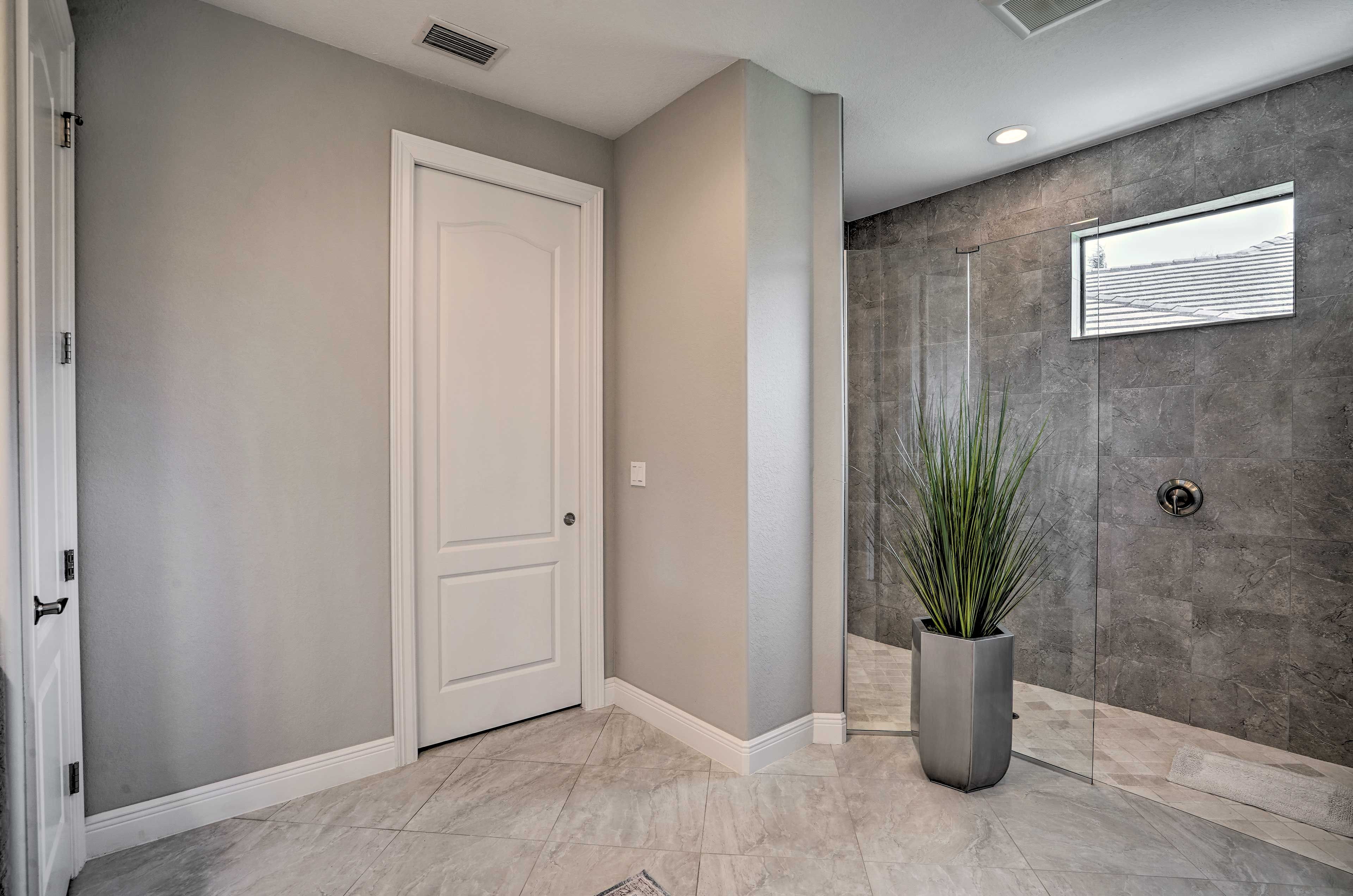 En-Suite Bathroom | Walk-In Shower