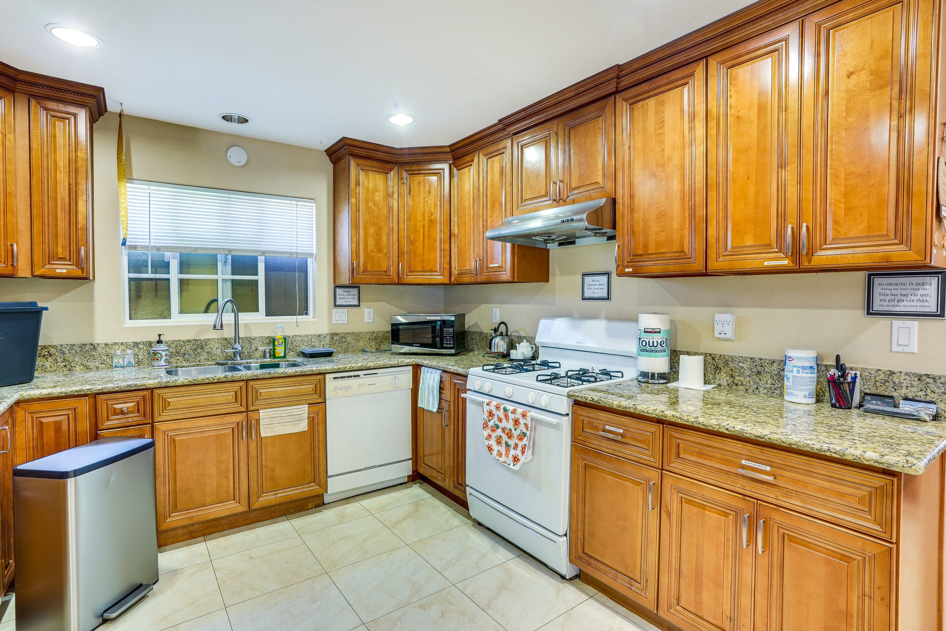 Kitchen | Air Fryer | Coffee Maker | Rice Cooker | Tea Kettle | Toaster