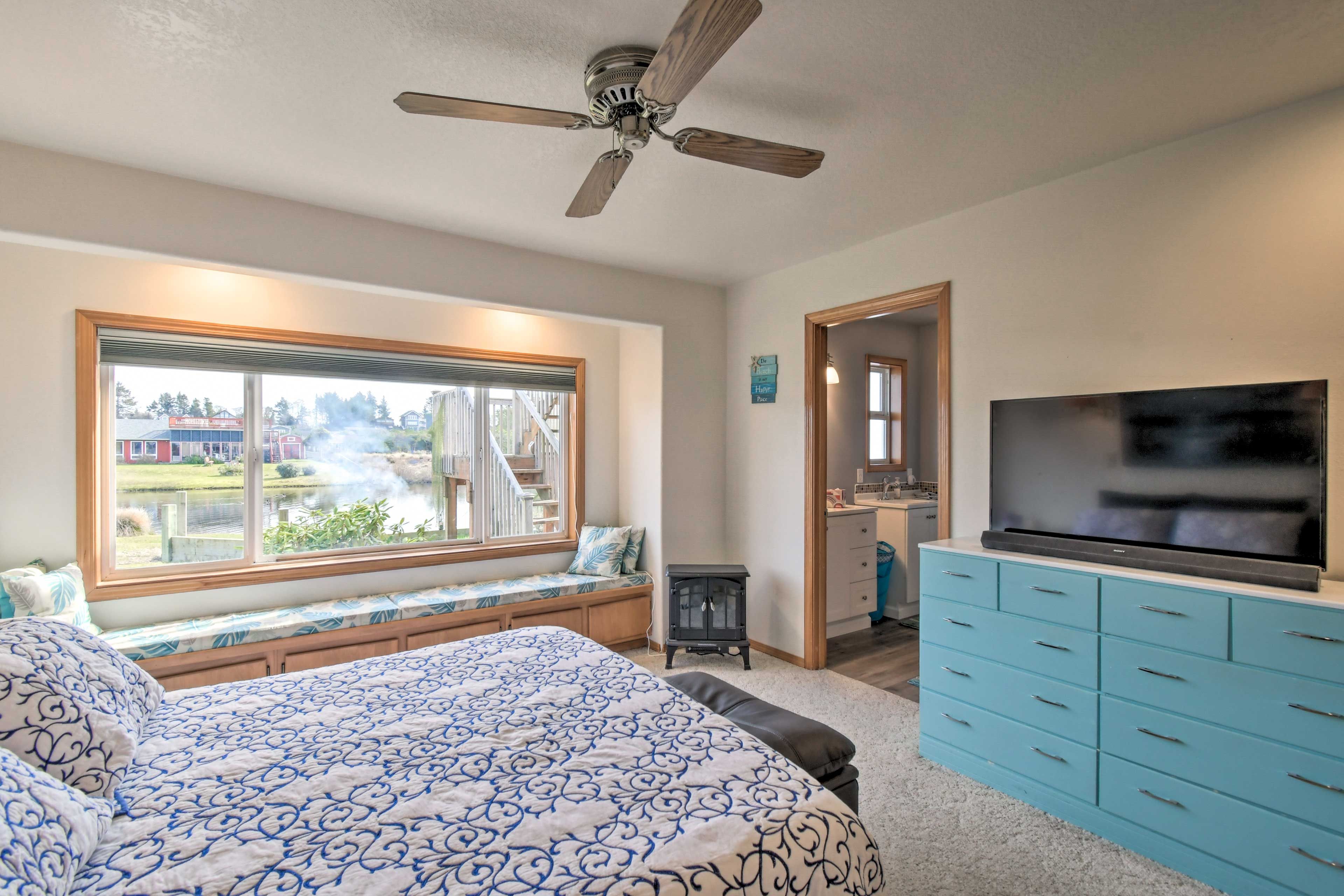 Bedroom 1 | Smart TV