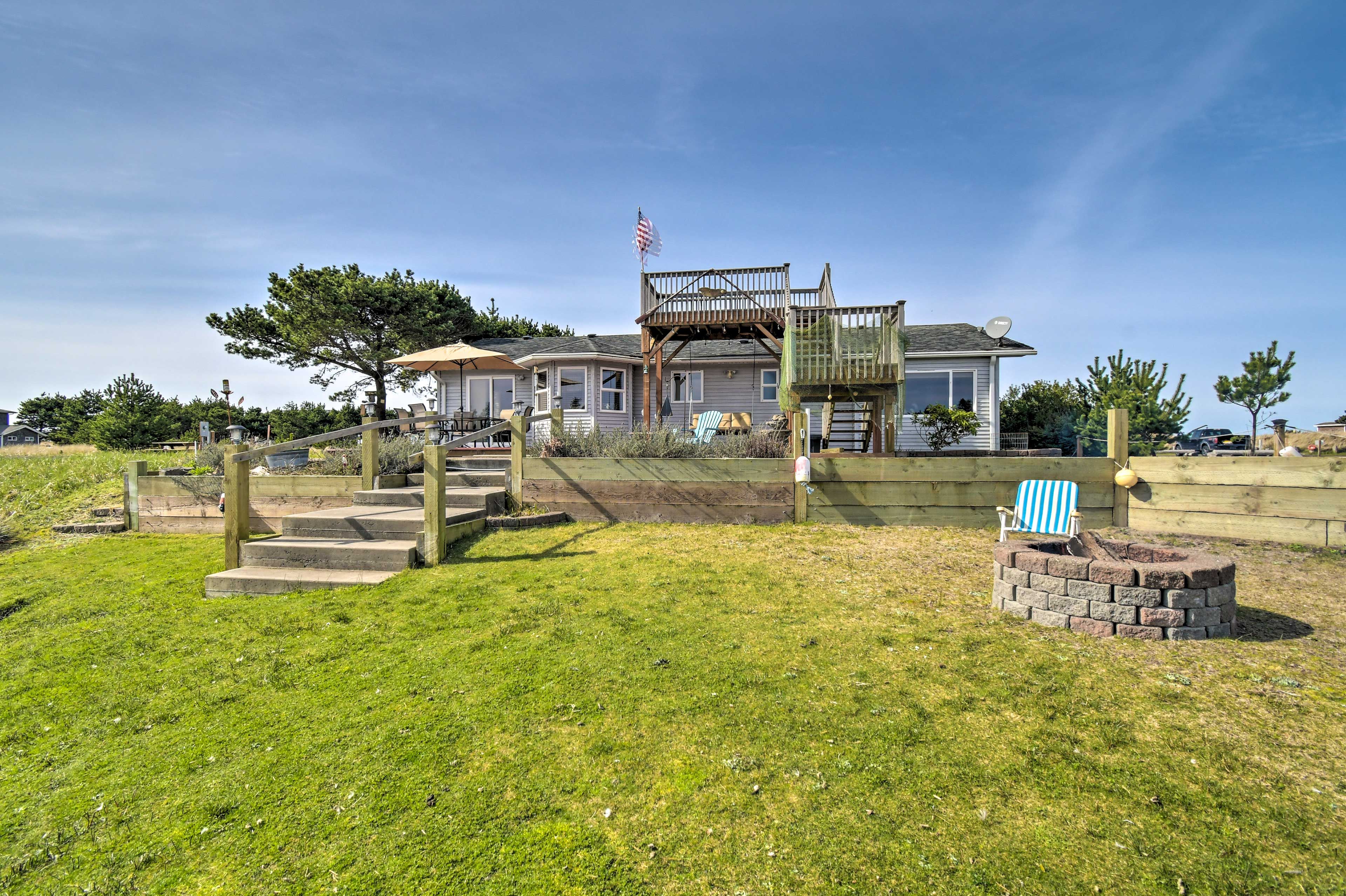 House Exterior | Fire Pit