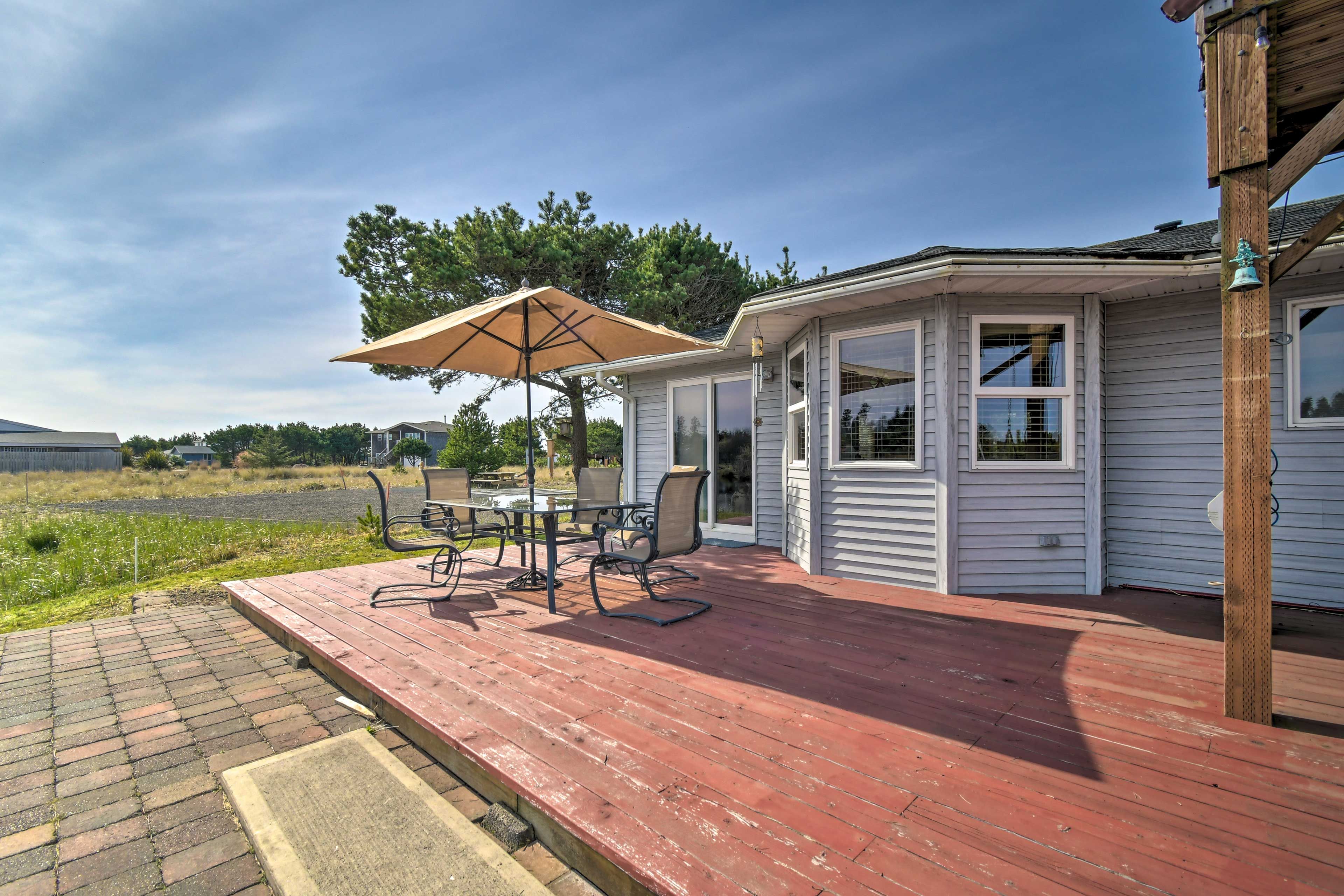 House Exterior | Dining Area | Propane Grill