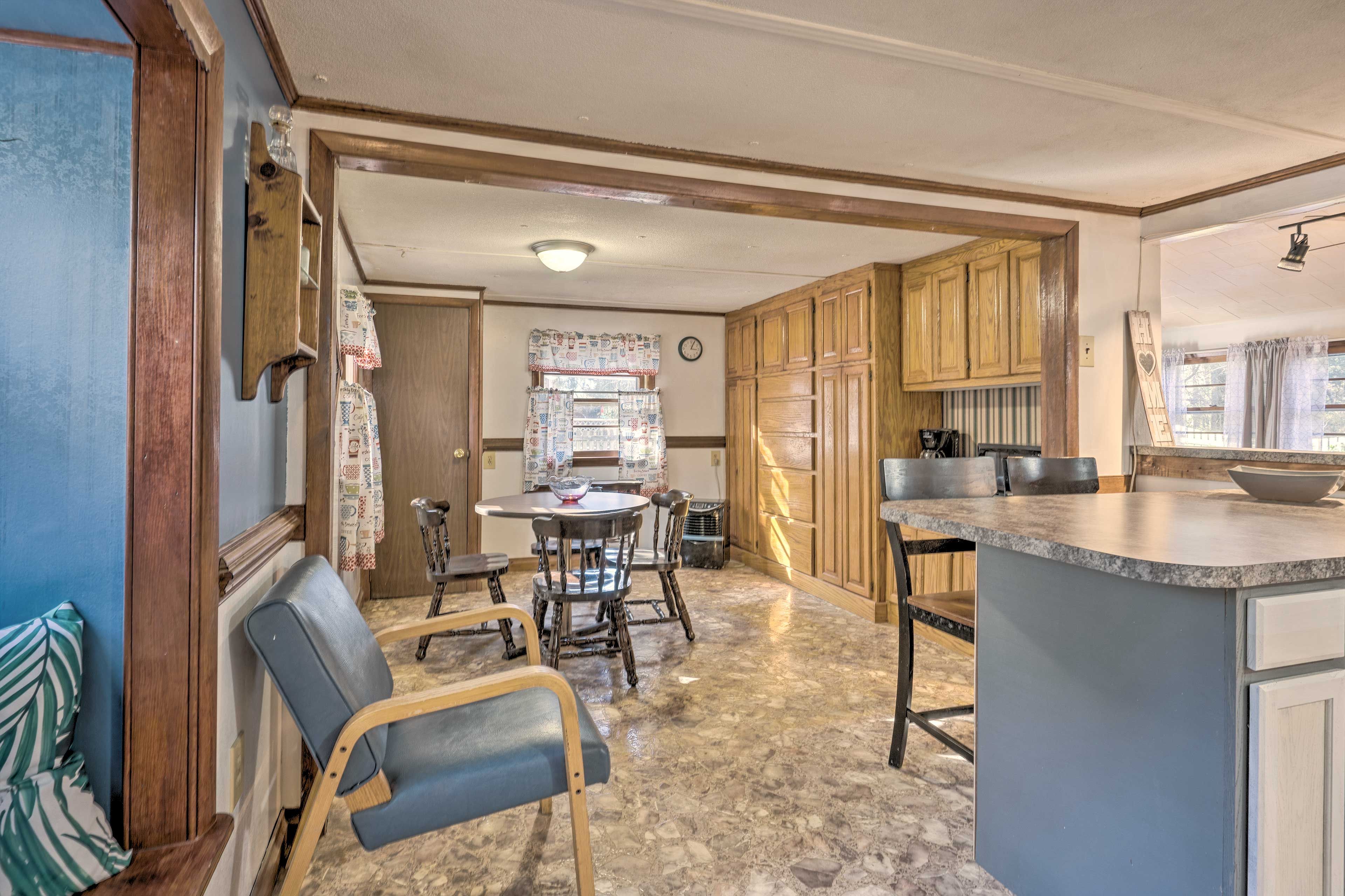 Kitchen | Dining Area