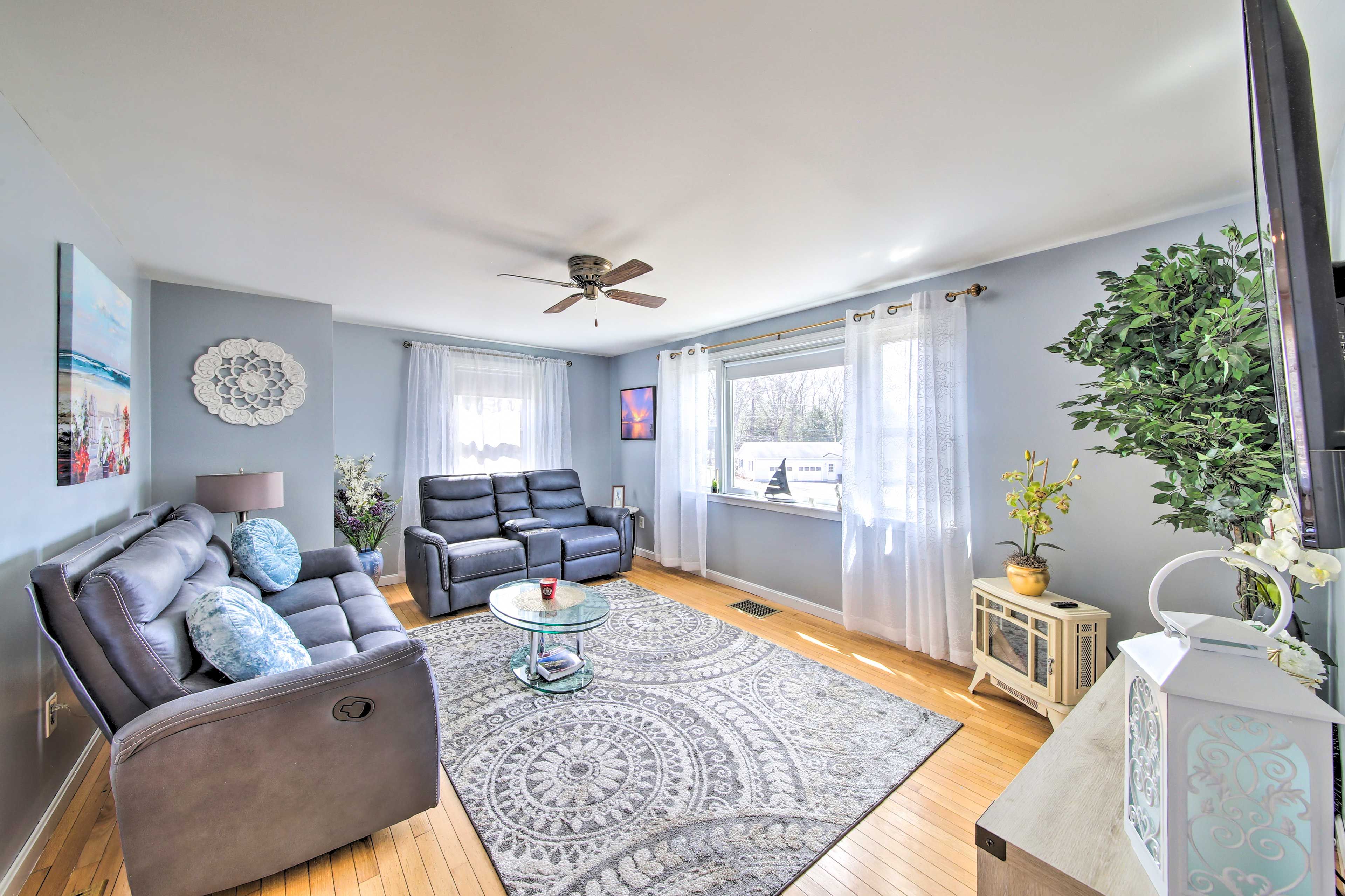 Living Room | 2 Queen Futons