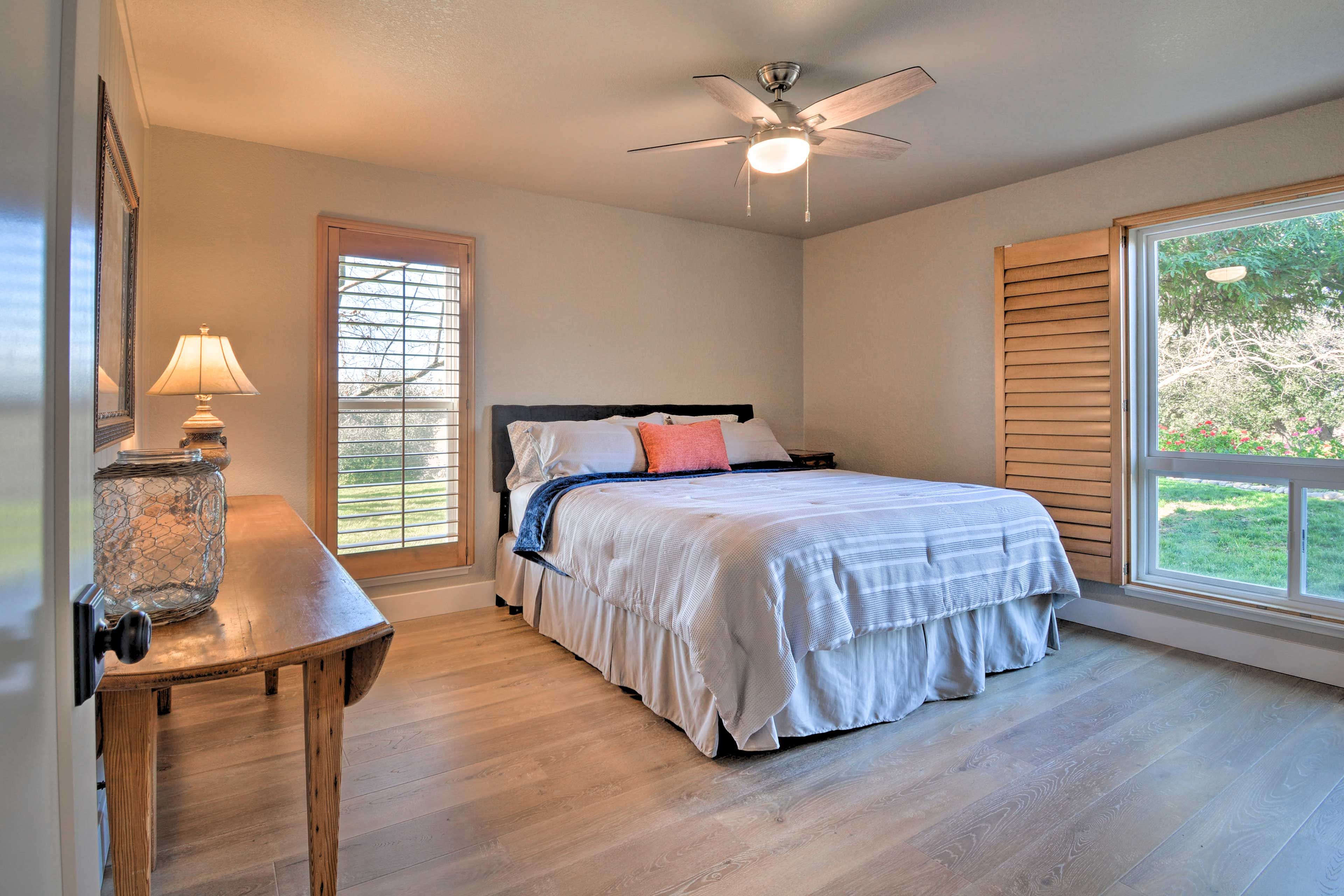 Bedroom 3 | Queen Bed