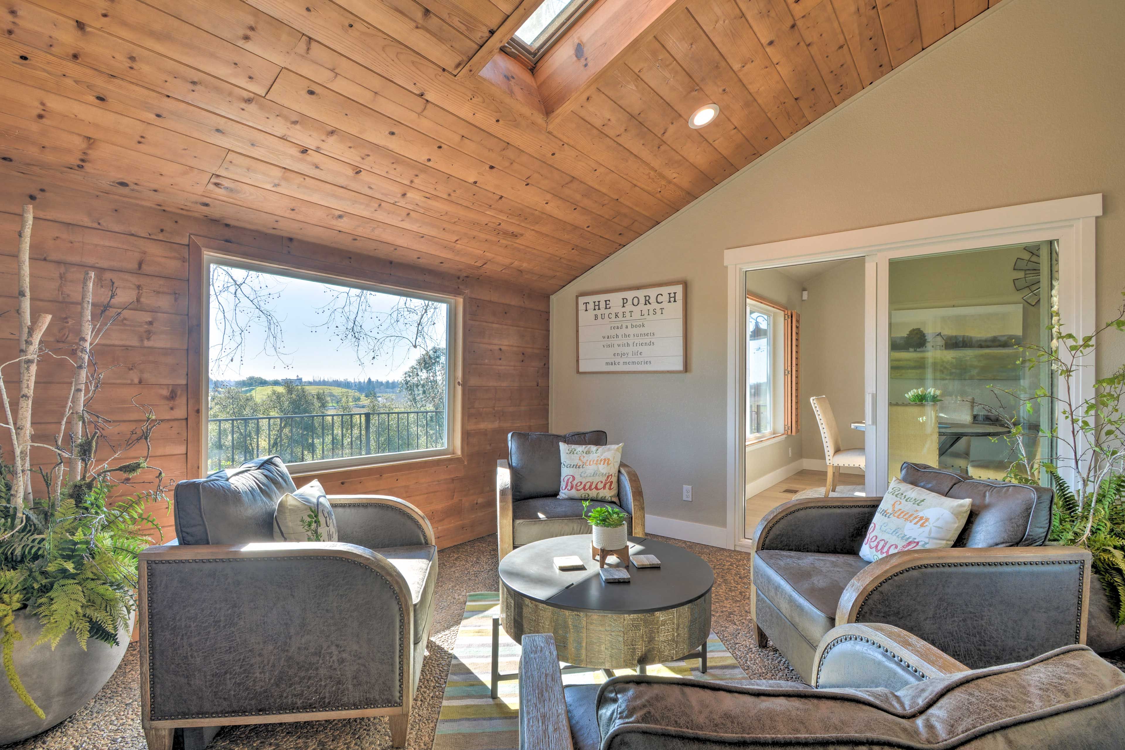 Oakdale Vacation Rental | 4BR | 2.5BA | 2,200 Sq Ft | 2 Steps Required