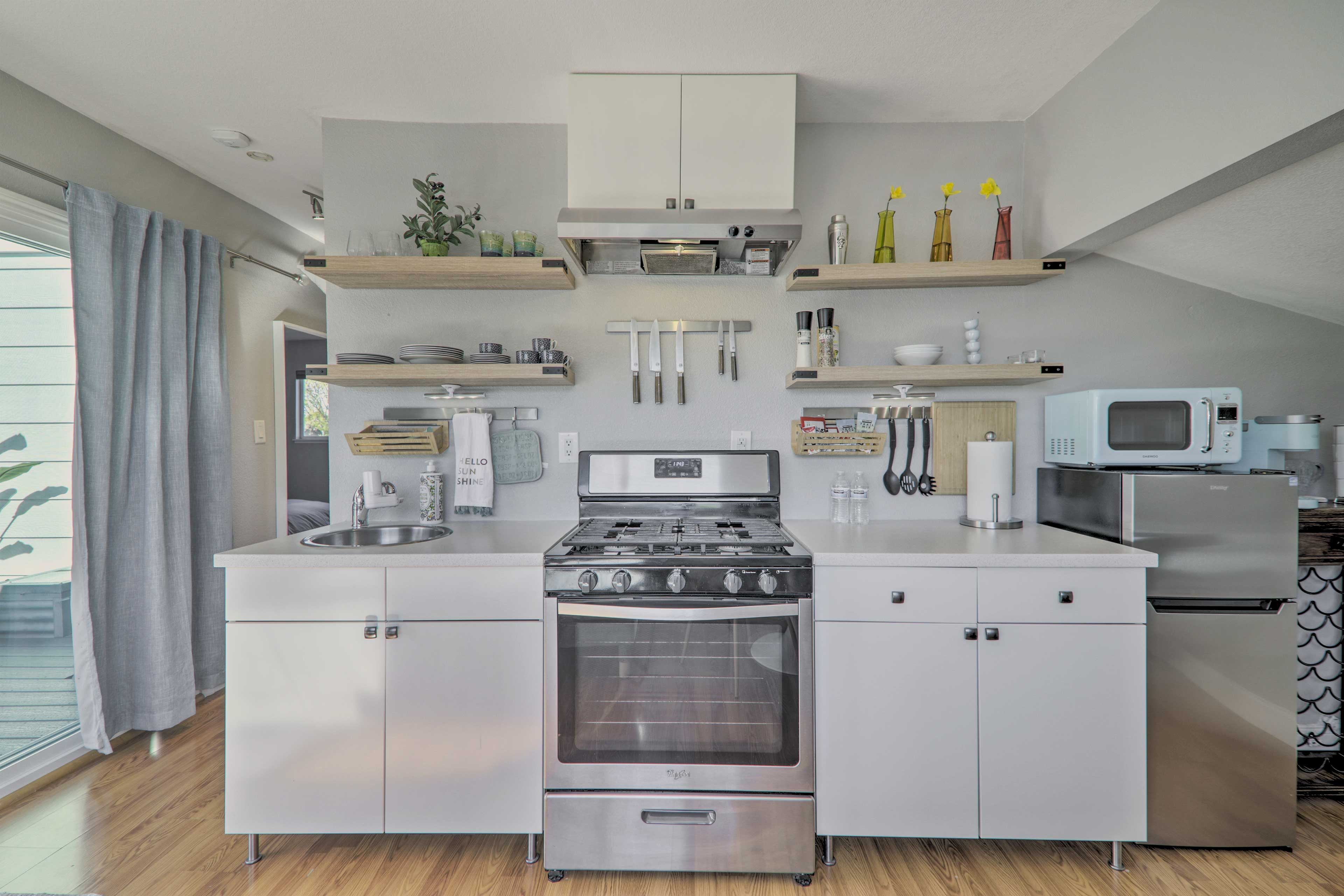 Well-Equipped Kitchenette | Toaster