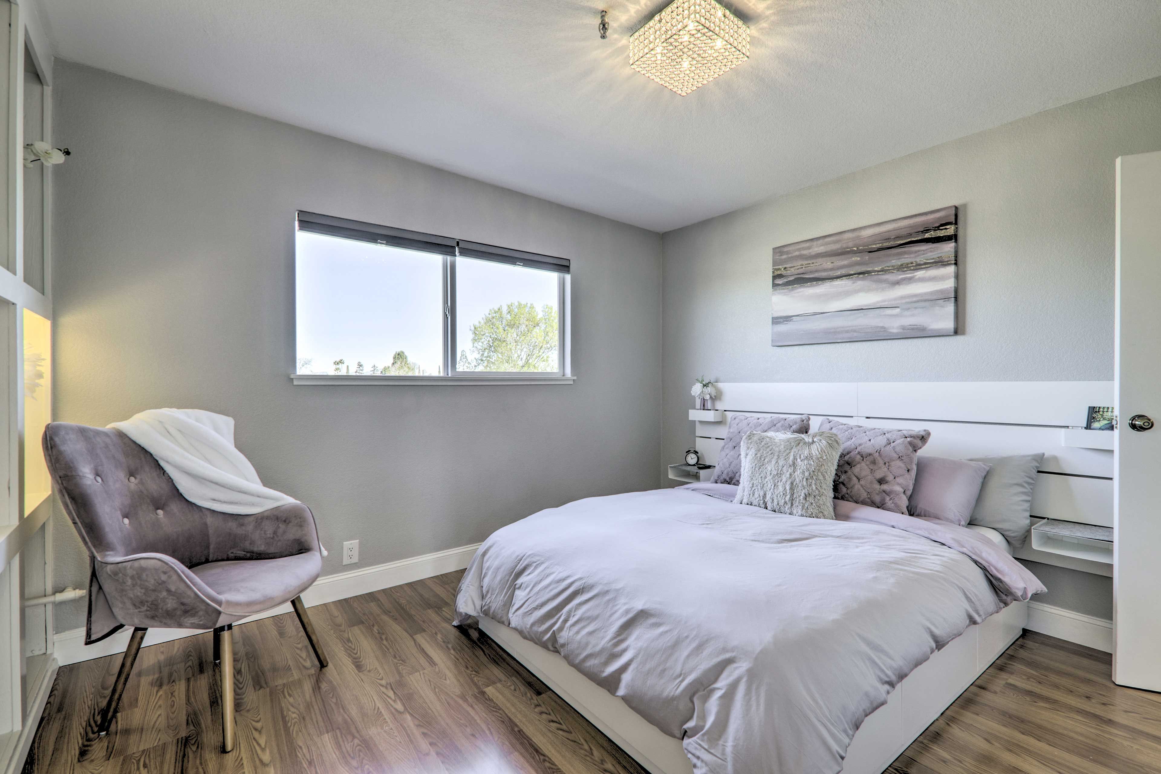 Bedroom | Queen Bed