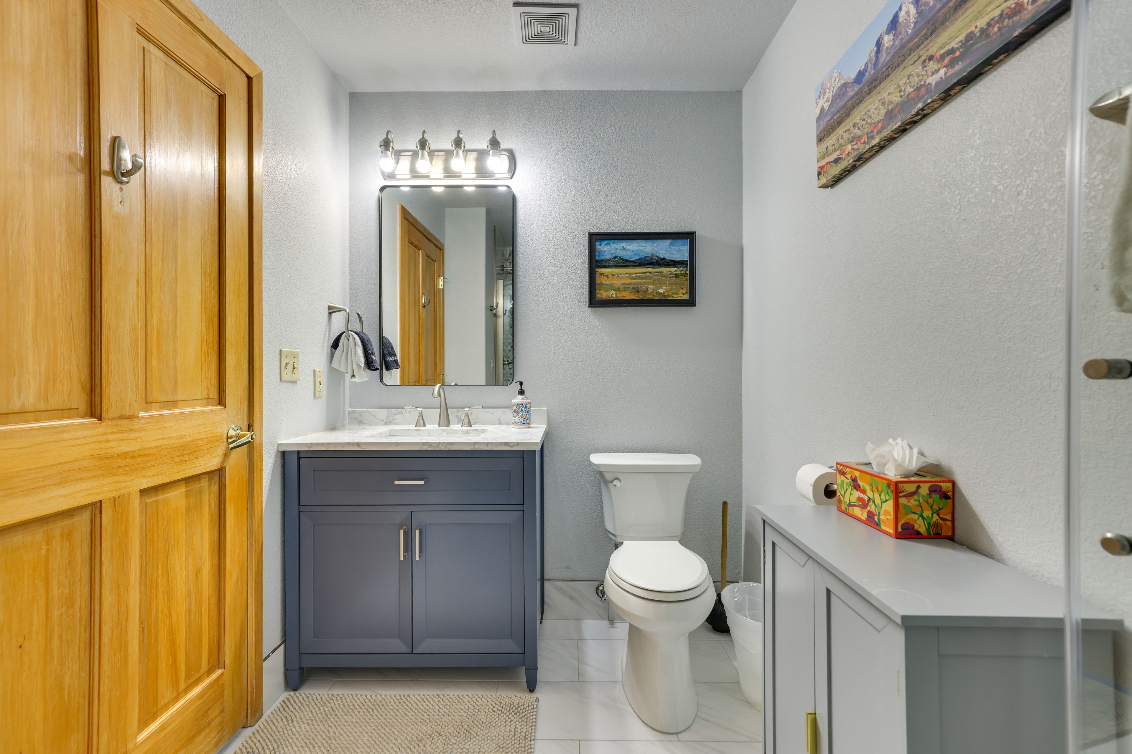 Full Bathroom | Complimentary Toiletries