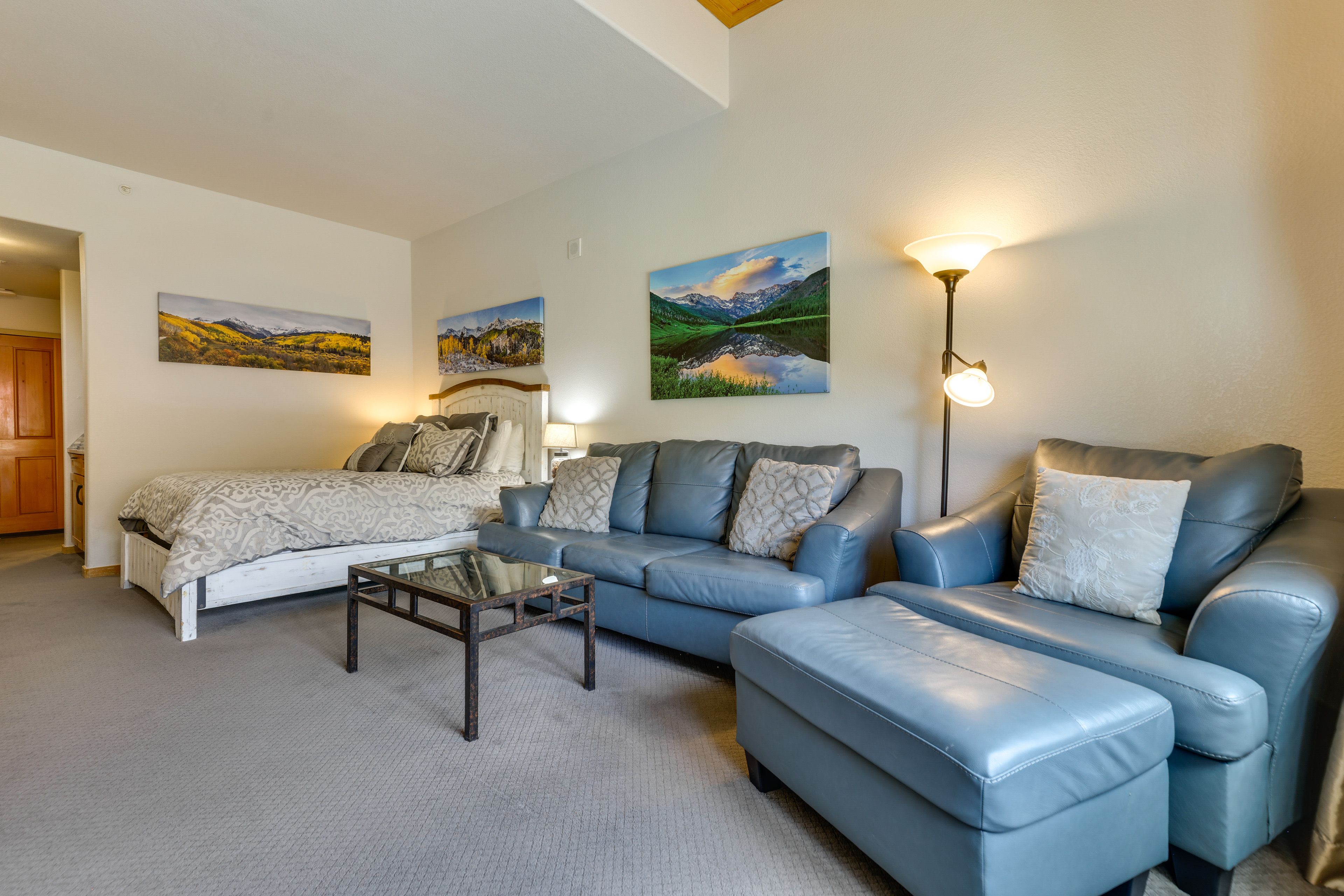Studio | Living Area